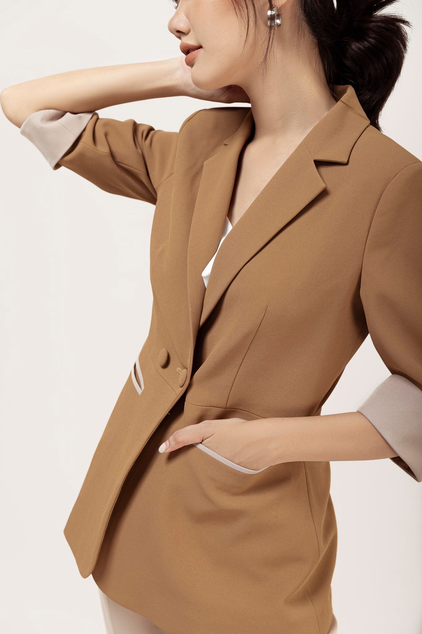Áo Blazer nữ màu Coffee 320019-1
