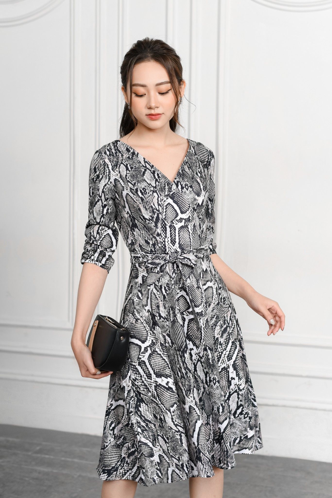 Đầm xòe vạt chéo 630634-1