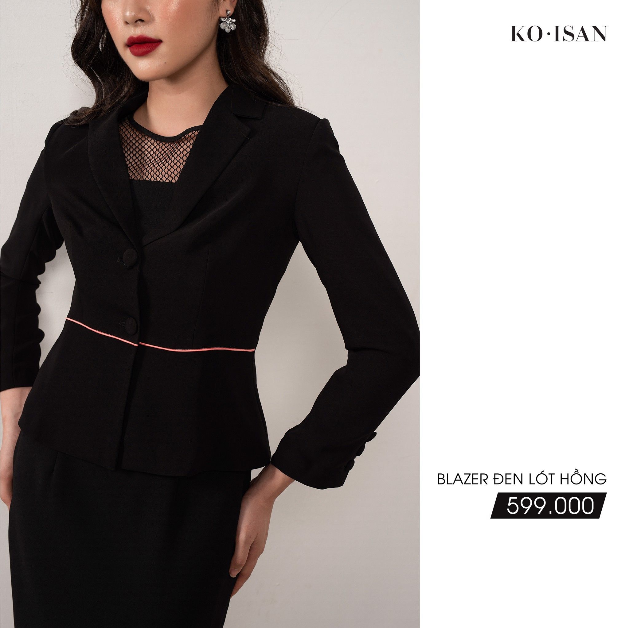 Áo vest đen lót hồng