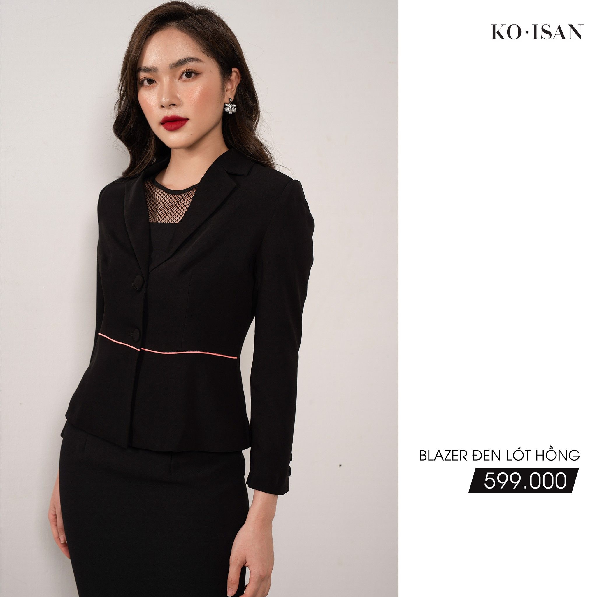Áo vest đen lót hồng