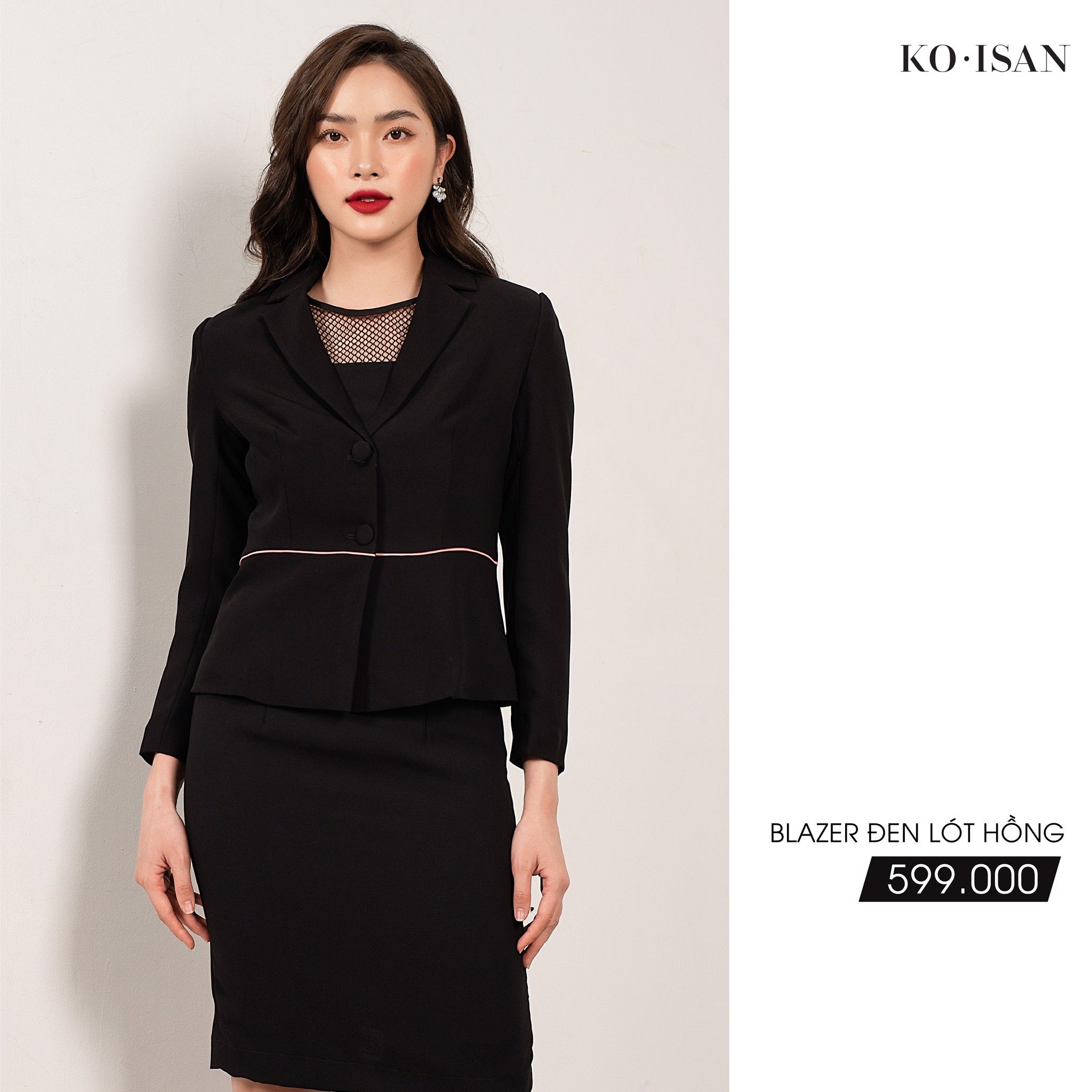 Áo vest đen lót hồng