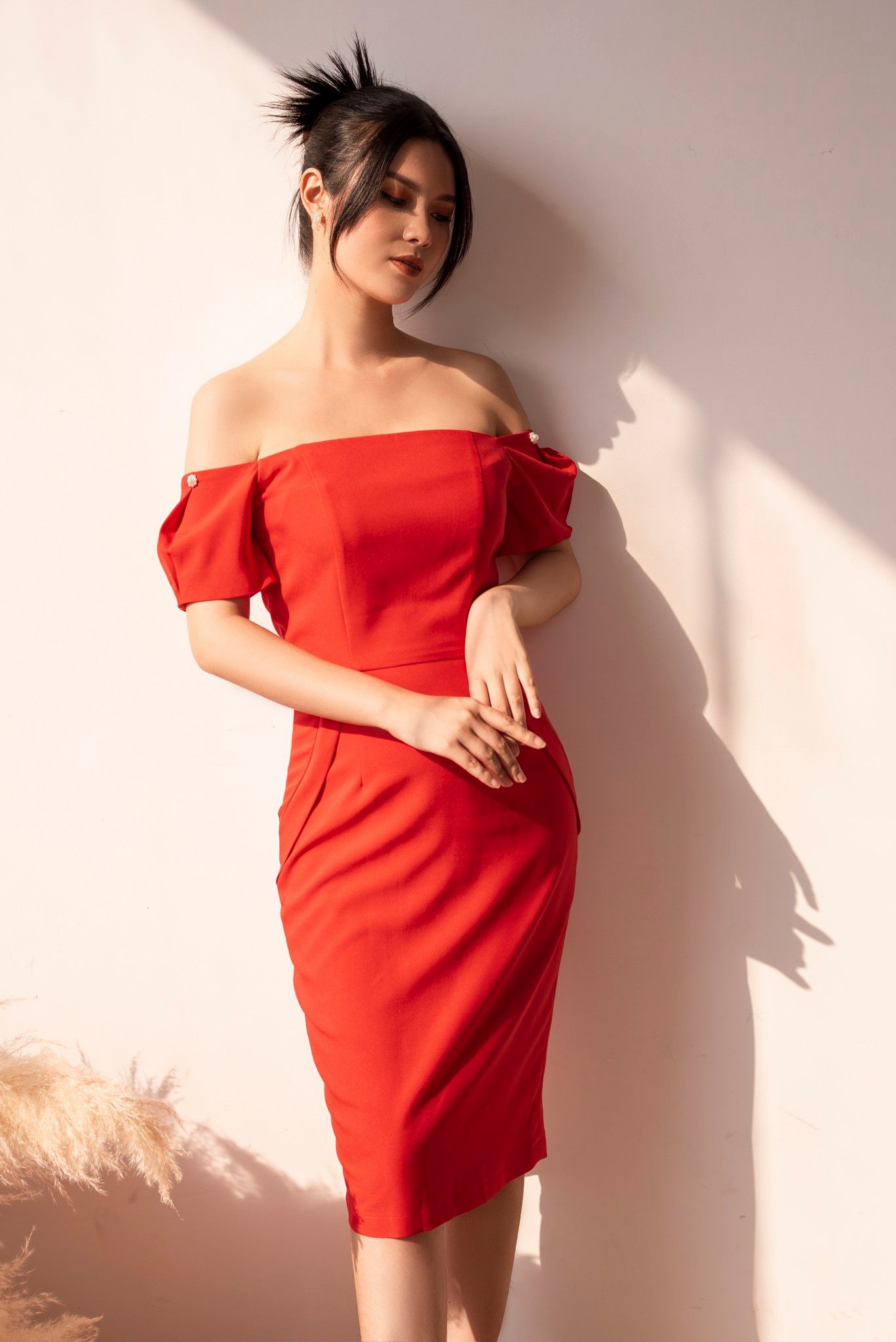 Đầm trễ vai đính hạt 69500206