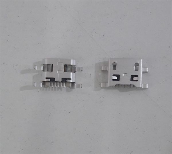 Chân Sạc HTC D626