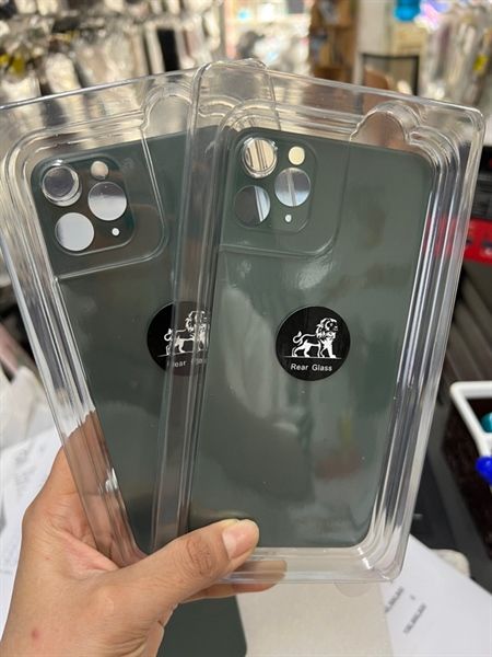 Lưng Iphone 11 Pro Max Xanh Rêu - Liền Khối