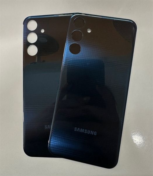 Lưng Samsung M15 Đen