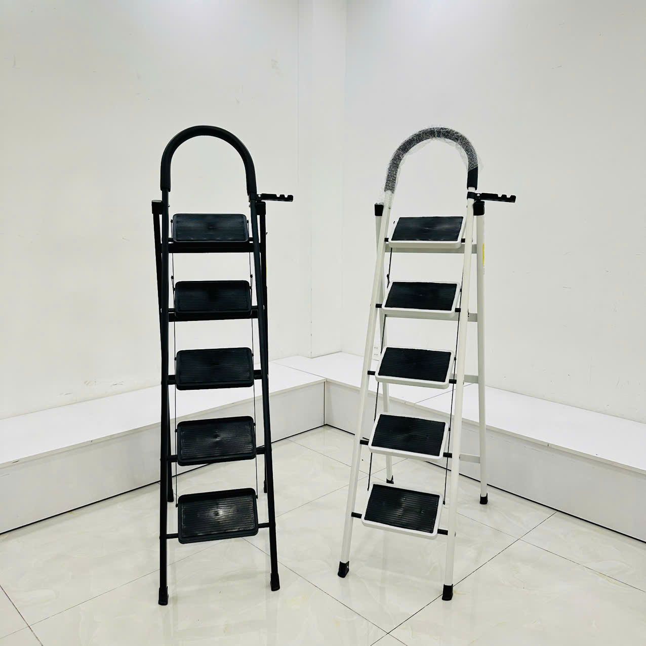 Thang ghế Thép carbon 5 bậc SUMIKA A305, chiều cao 117cm