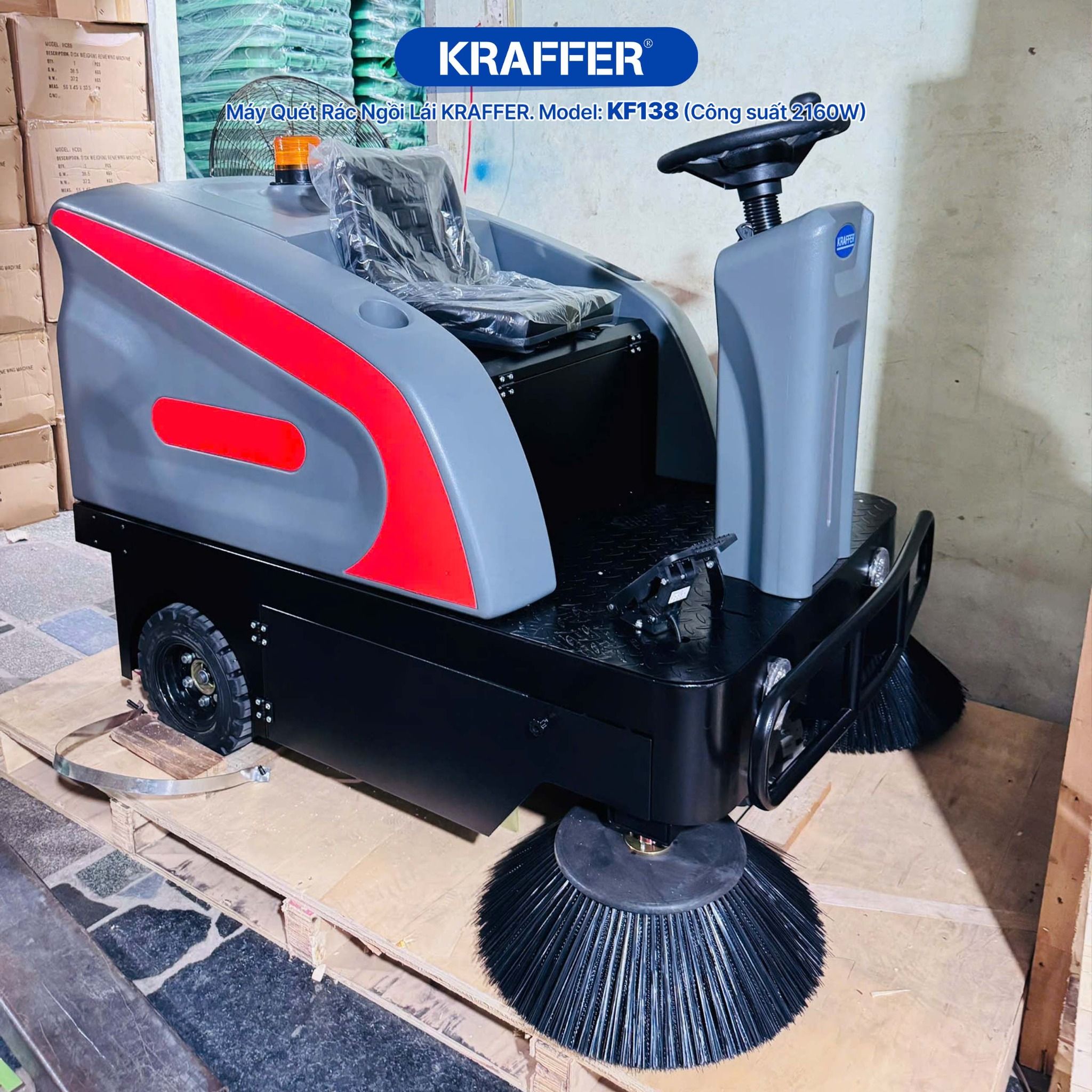 Máy quét rác ngồi lái KRAFFER KF138 dùng bình