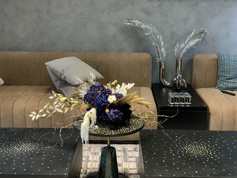 Set decor hoa để bàn sofa bespoke