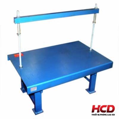  BÀN RUNG MẪU BÊ TÔNG 900x600MM 