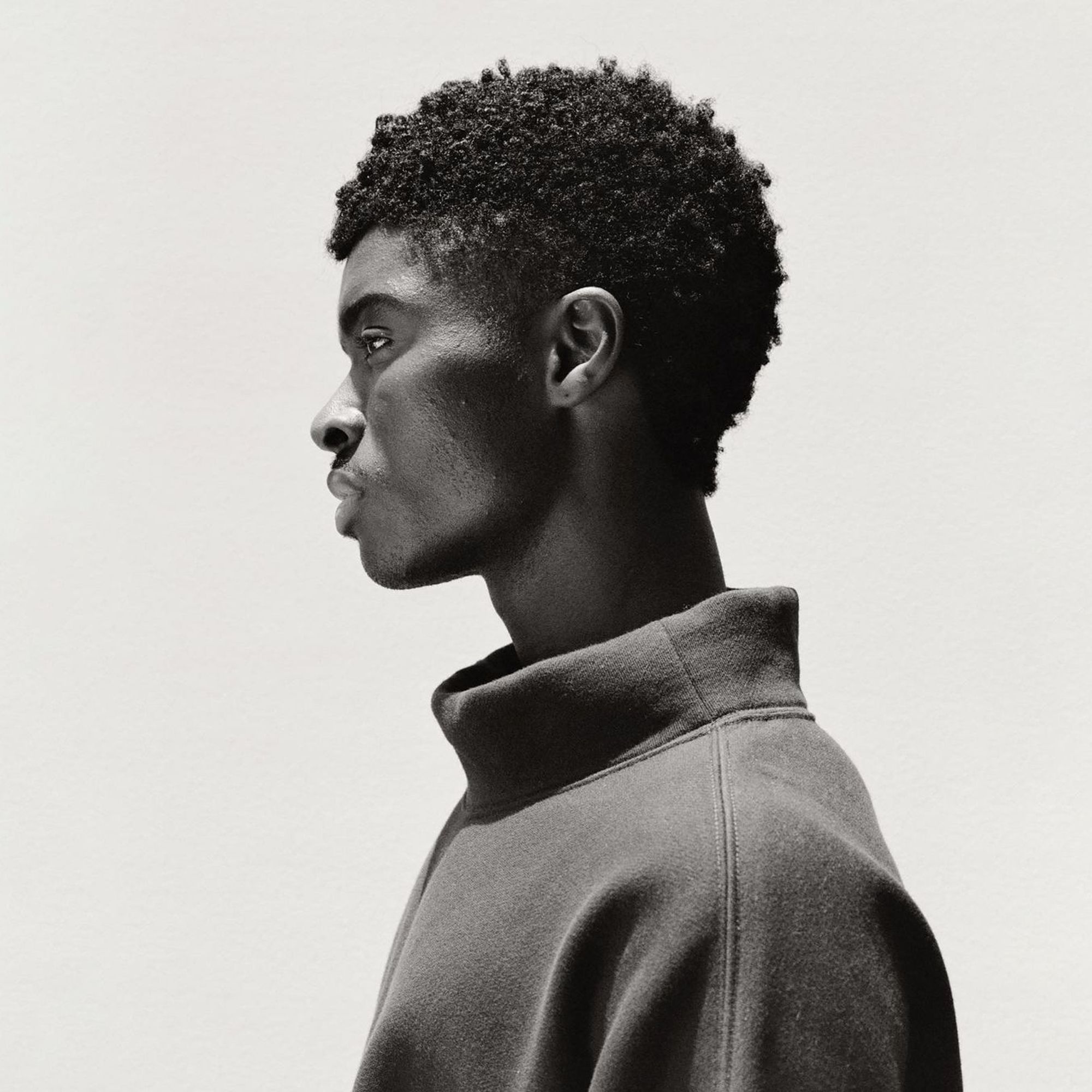 Essentials Pull-Over Mockneck - Black