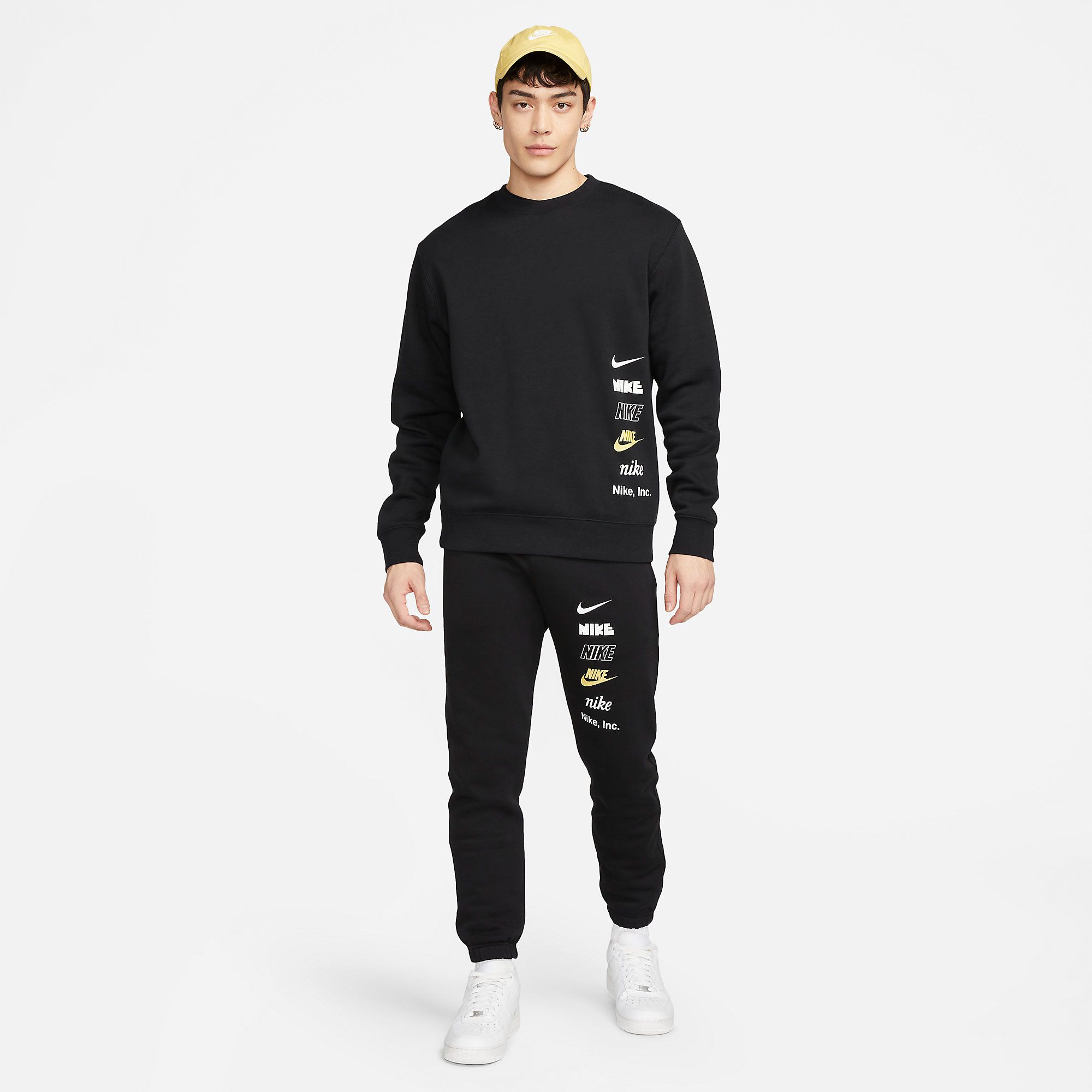  Nike Sportswear Logo Fleece Pants - Black 