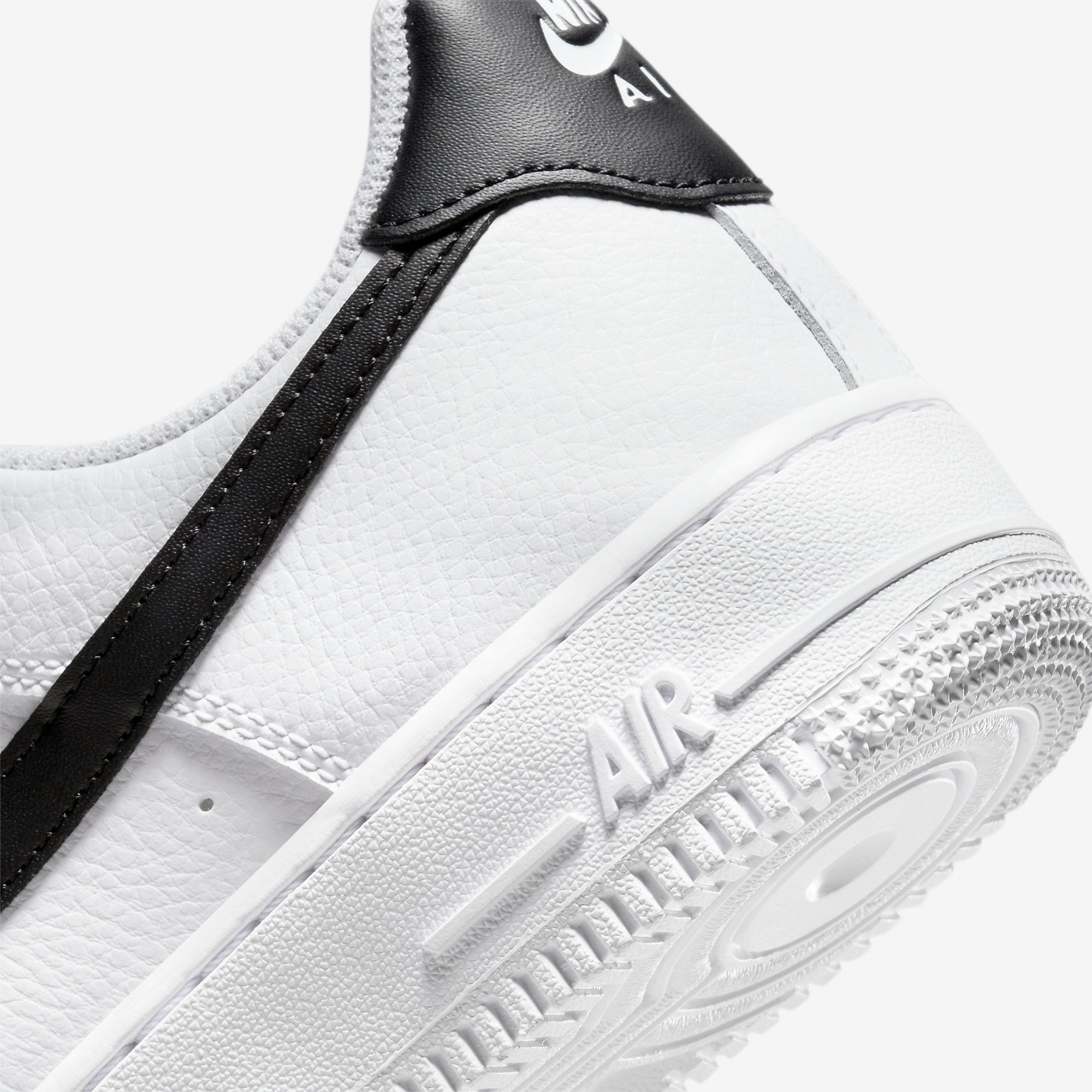 Nike Air Force 1 '07 WMNS - White / Black