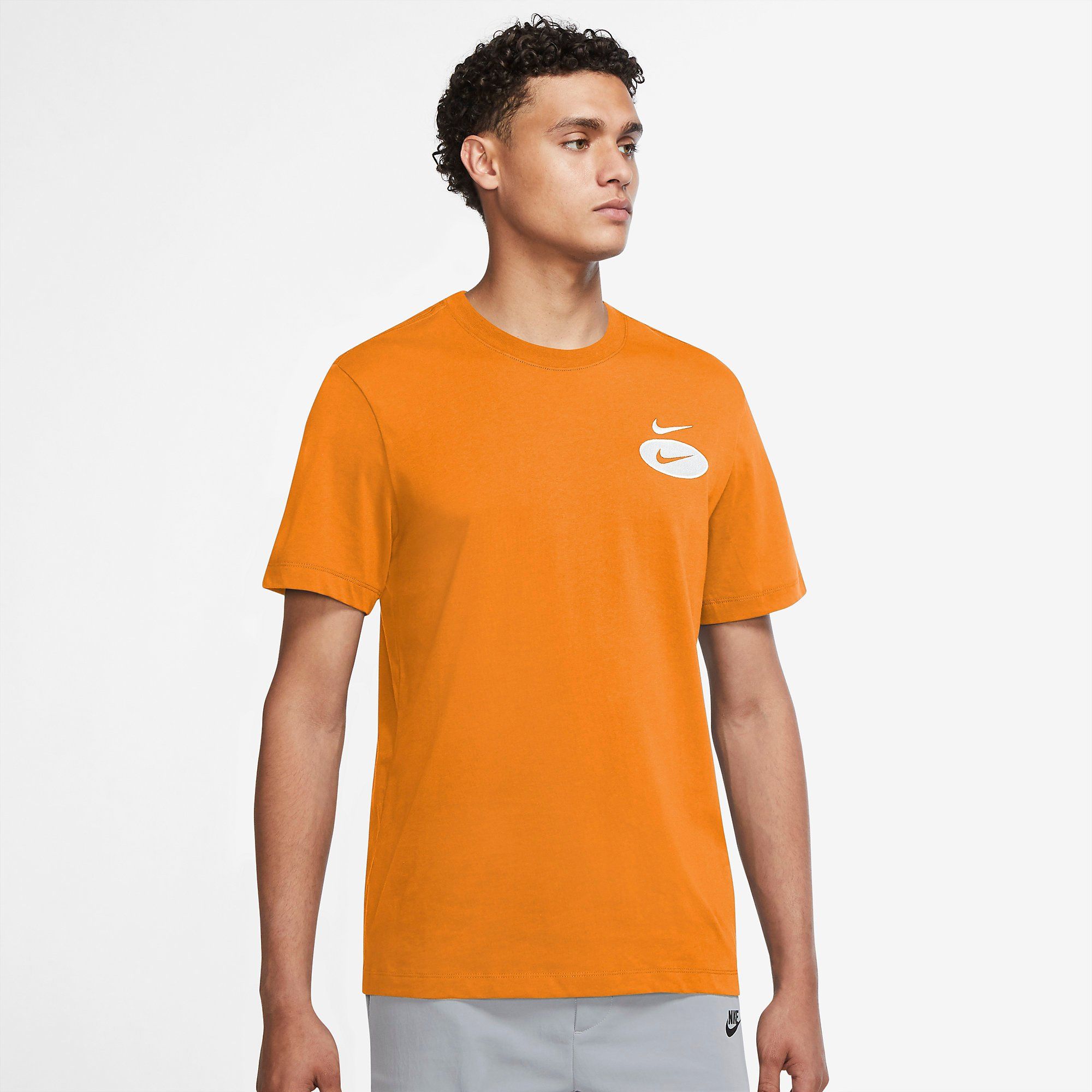 Nike Sportswear Embroidered T-Shirt - Orange