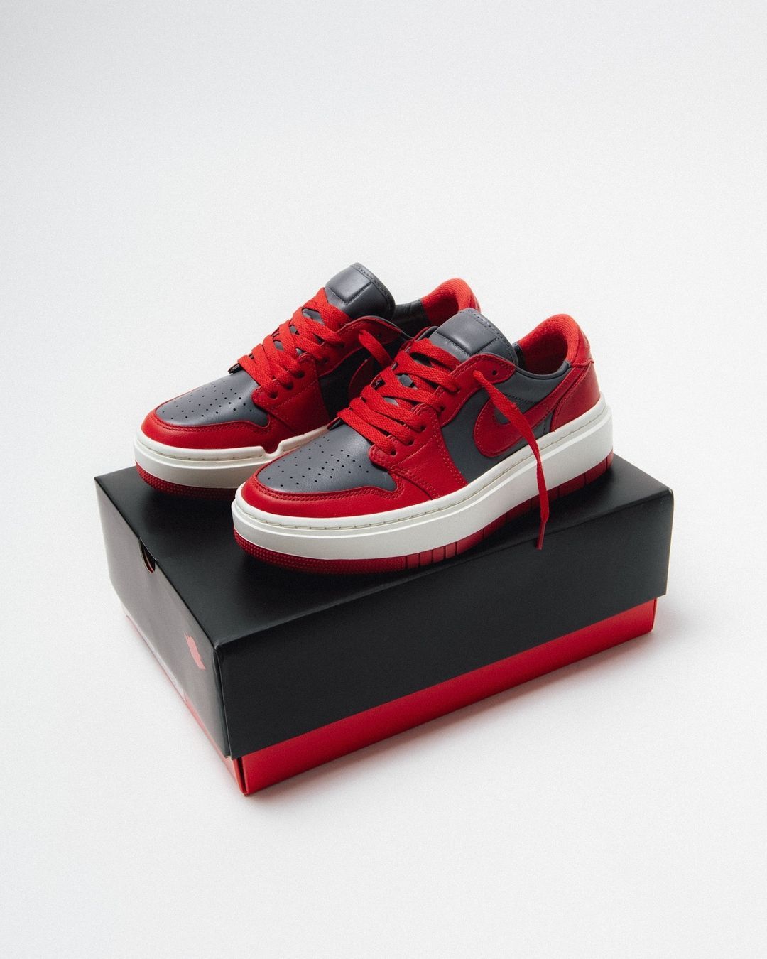  Air Jordan 1 Elevate Low WMNS - Dark Grey / Varsity Red 