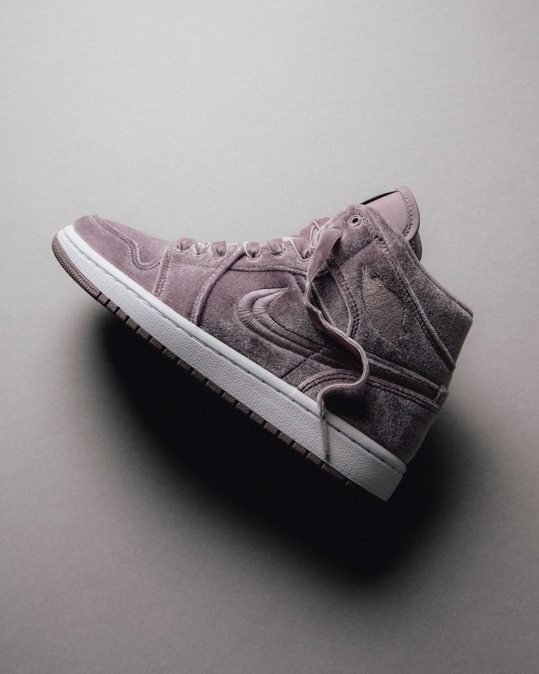  Air Jordan 1 Mid SE - Purple Velvet 