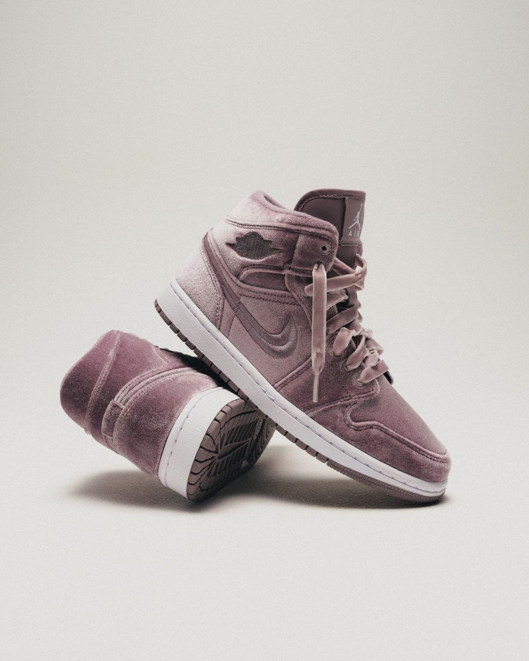  Air Jordan 1 Mid SE - Purple Velvet 