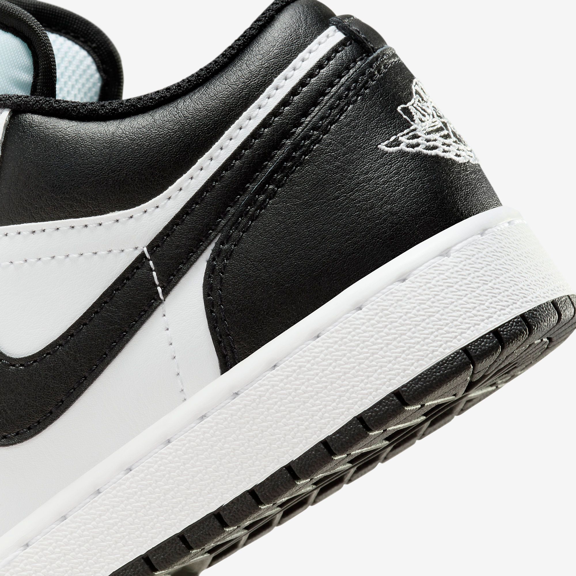  Air Jordan 1 Low GS - White / Black 