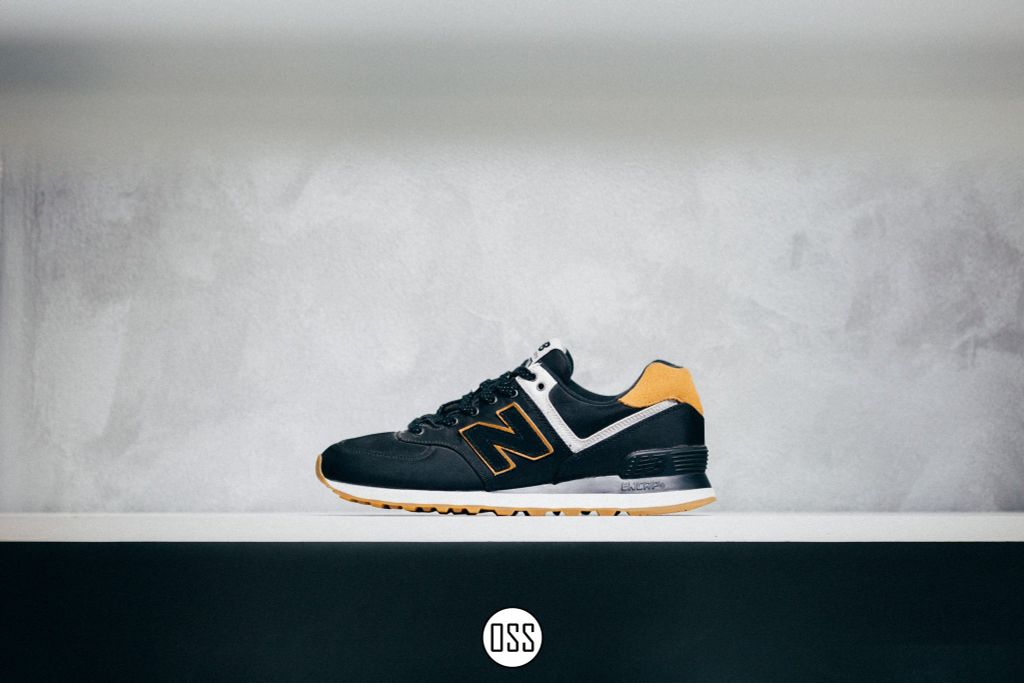 New Balance 574 Classic 'Full Black'