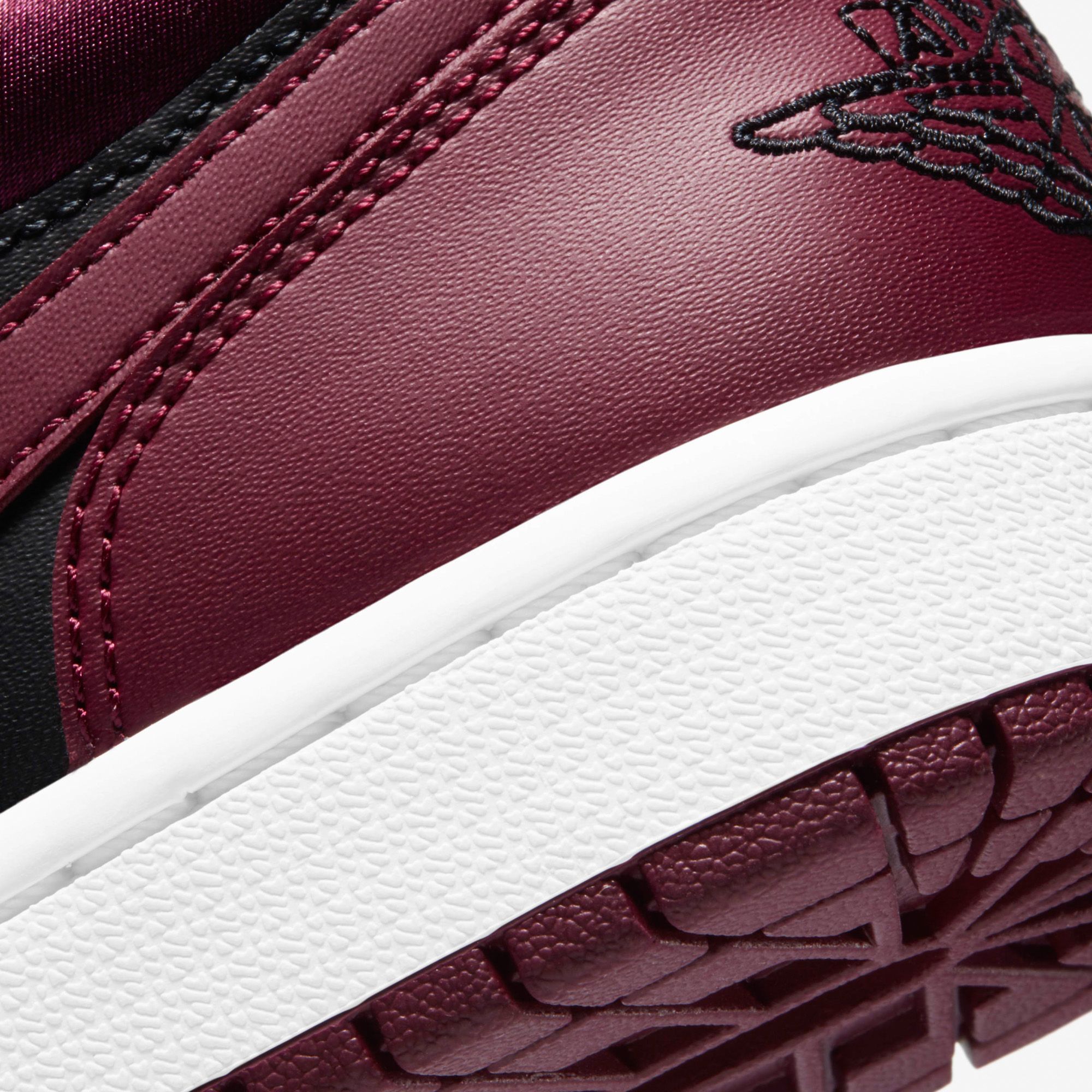 Air Jordan 1 Low SE - Dark Beetroot