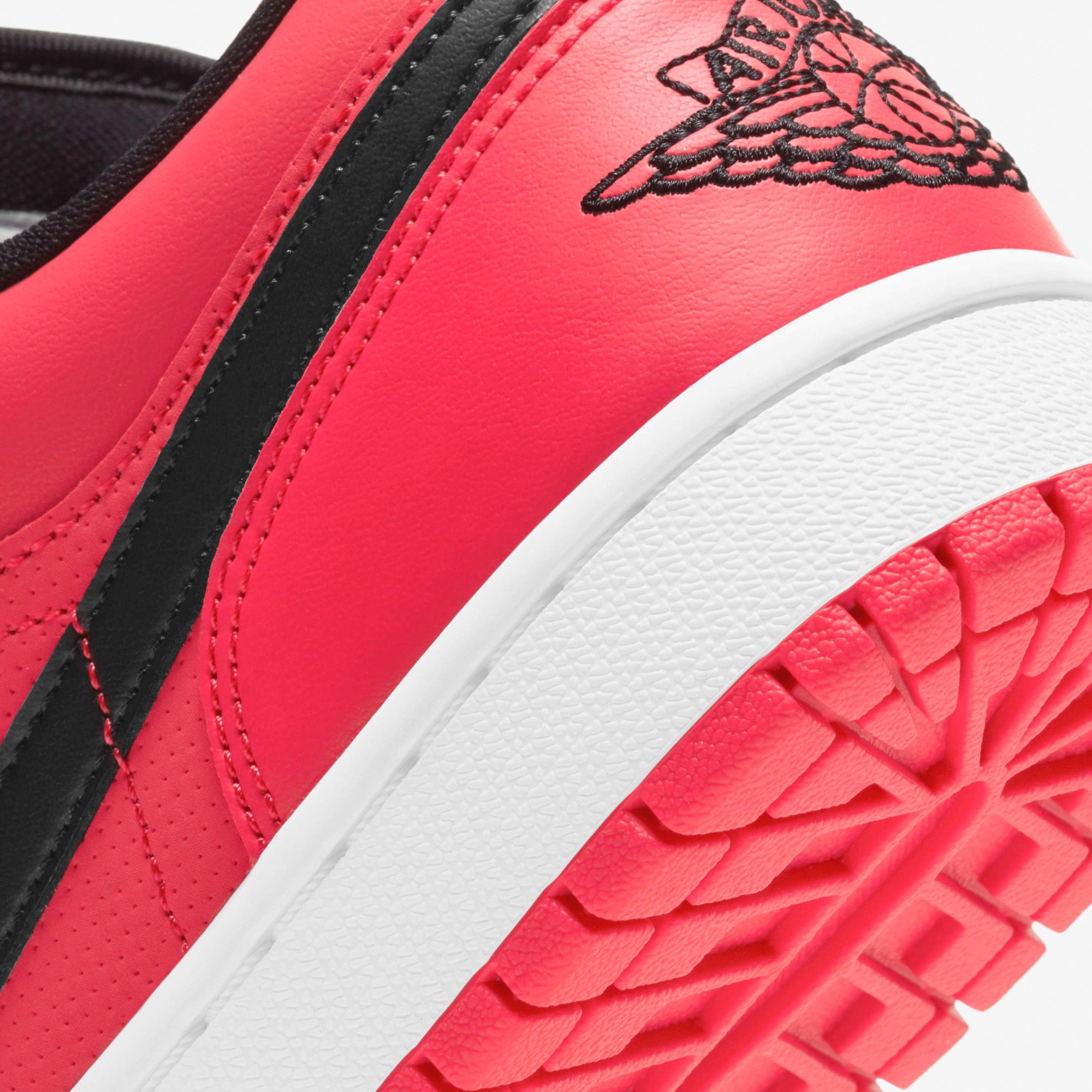  Air Jordan 1 Low WMNS - Siren Red/University Gold/Black 