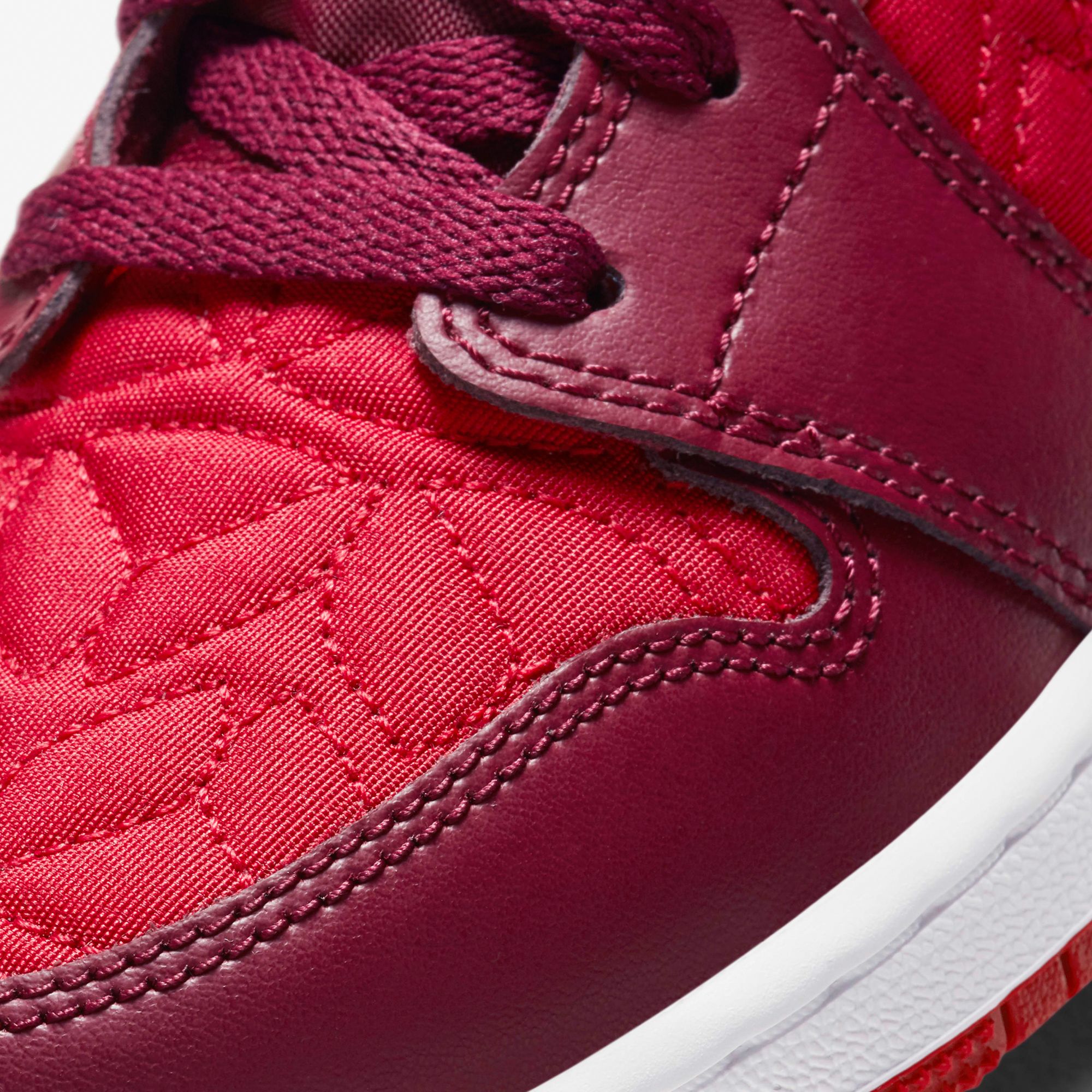 Air Jordan 1 Mid SE - Gym Red/Dark Beetroot