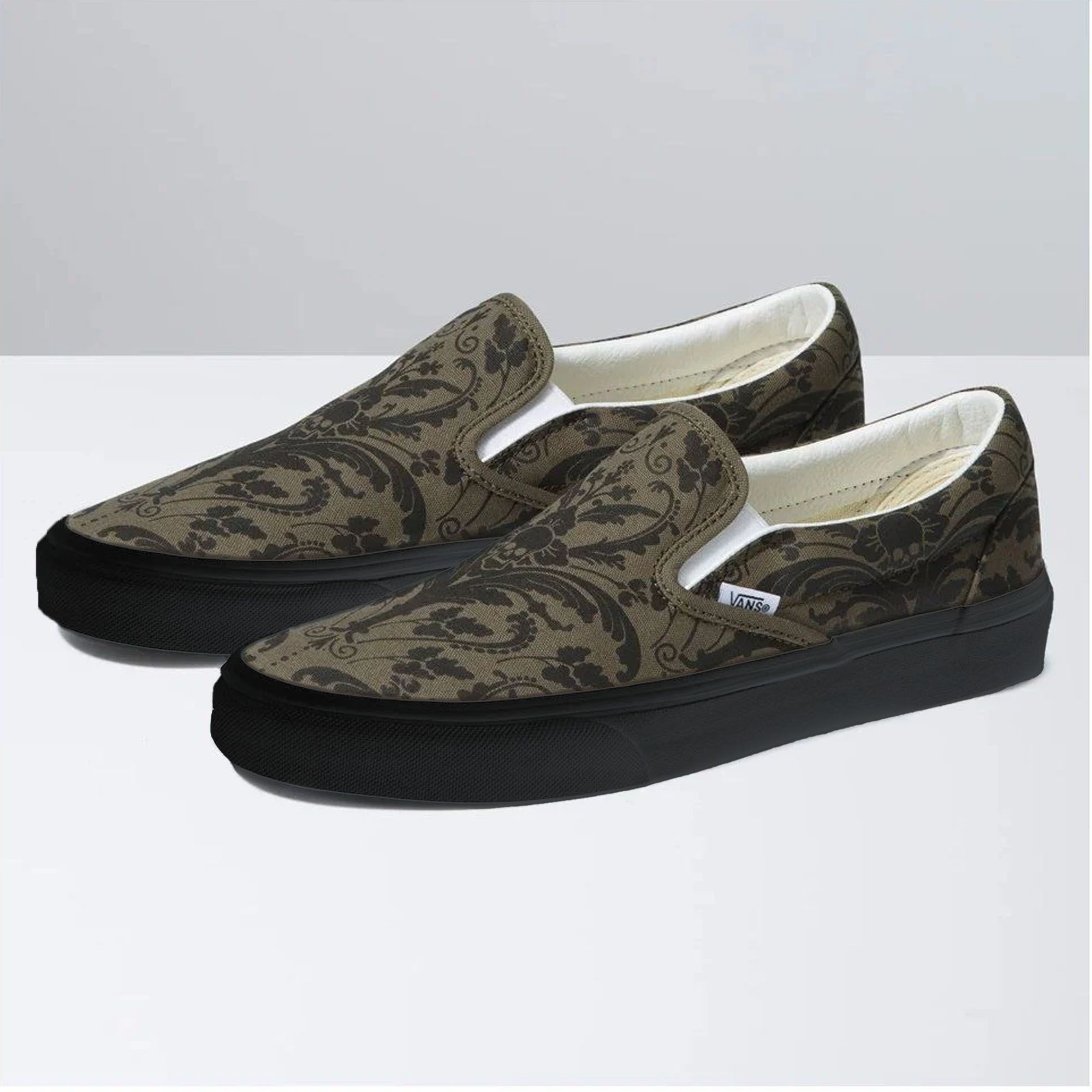  Vans Classic Slip-On - Skull Tapestry Grape Leaf 