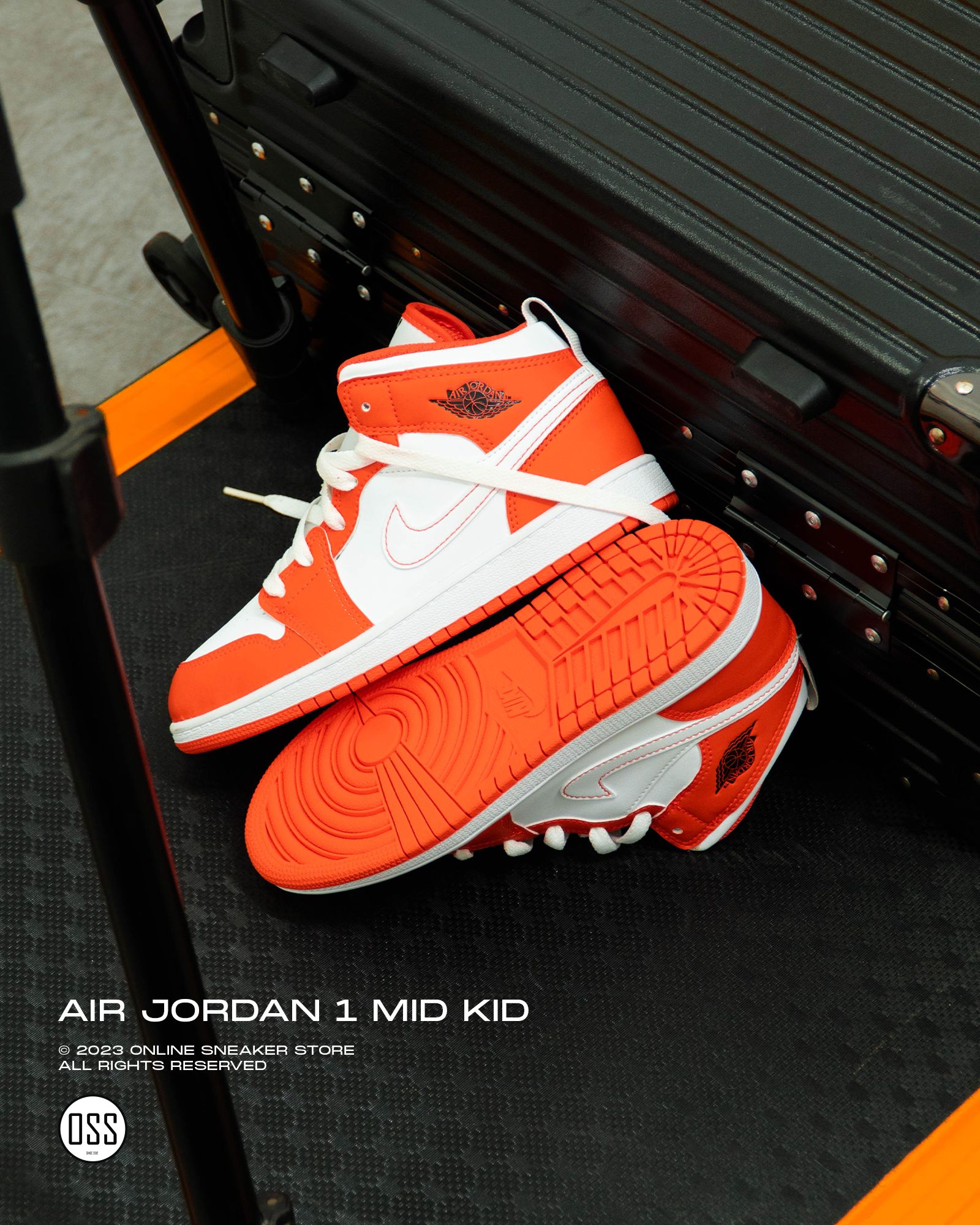  Air Jordan 1 Mid Kid - Electro Orange 