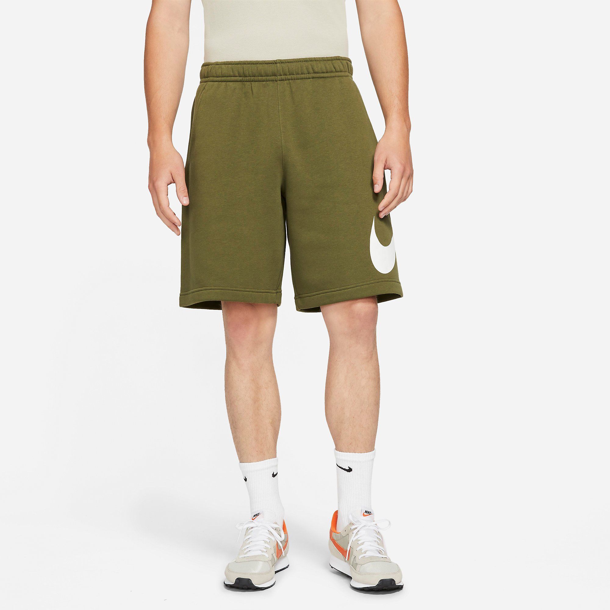  Nike Sportswear Club Shorts - Rough Green 