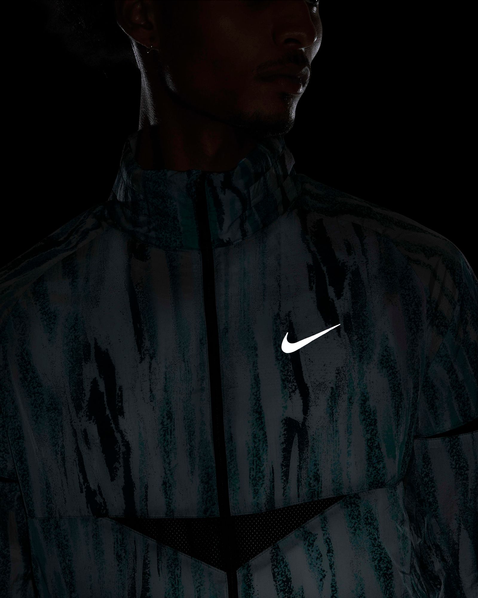 Nike Windrunner Wild Run Printed Running Jacket - Hasta/Black
