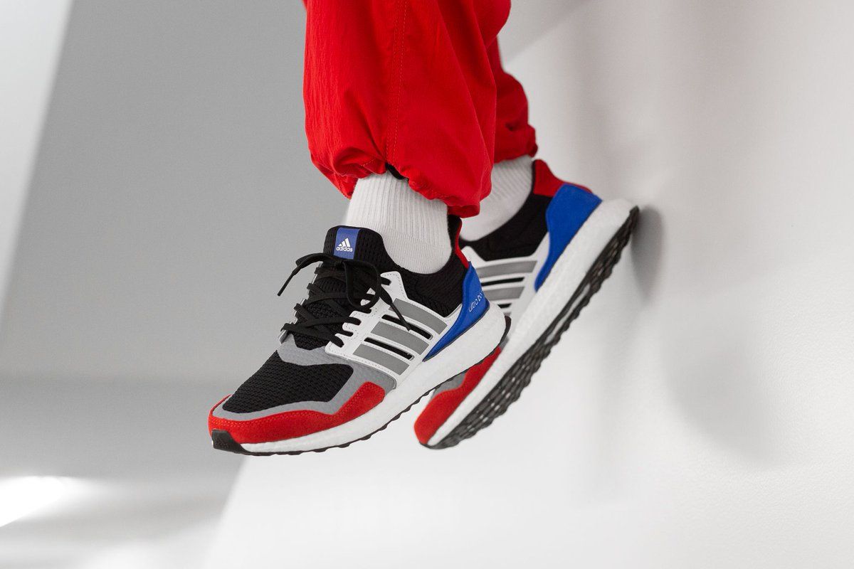 adidas UltraBoost S&L 'Balck/Red'