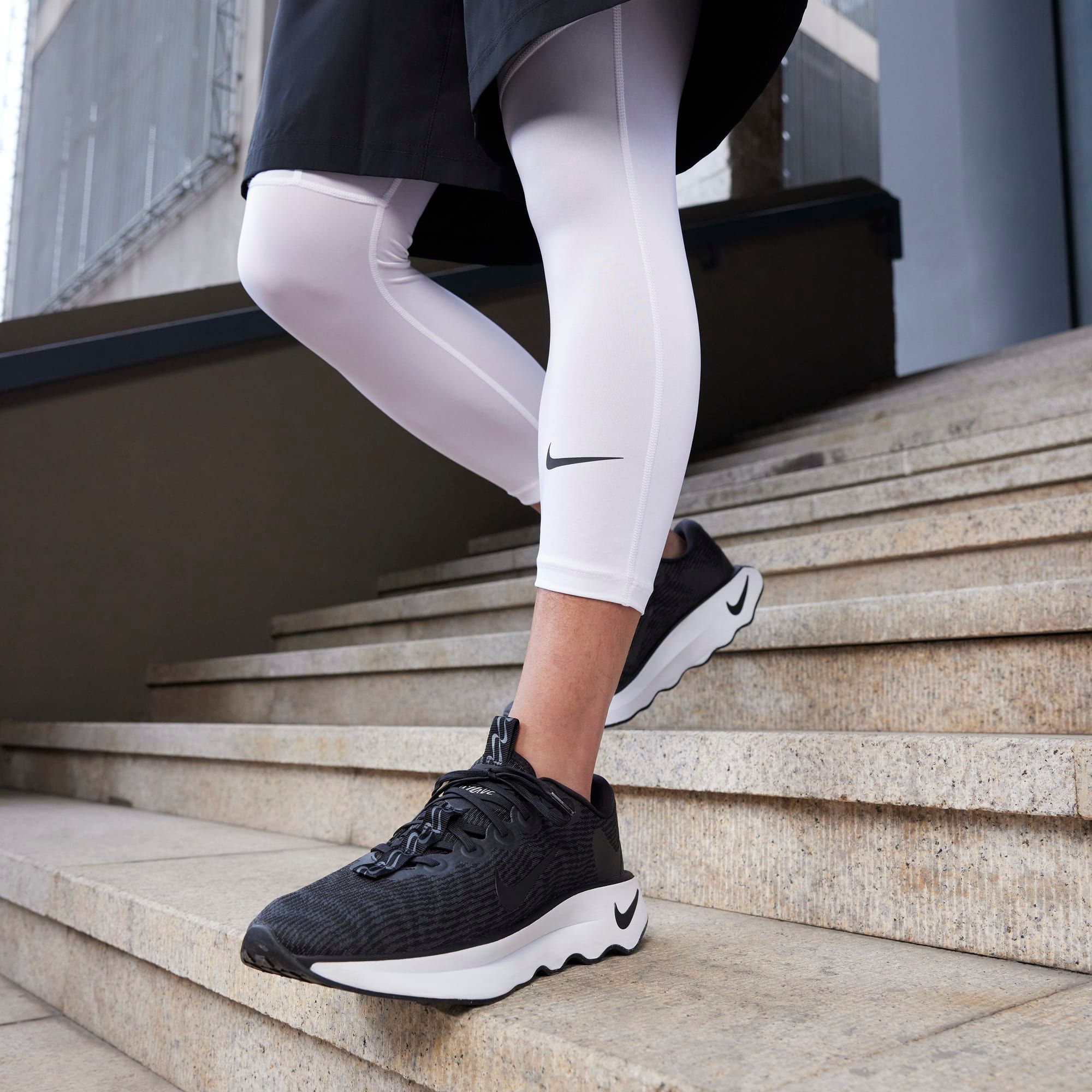 Nike Motiva - Black
