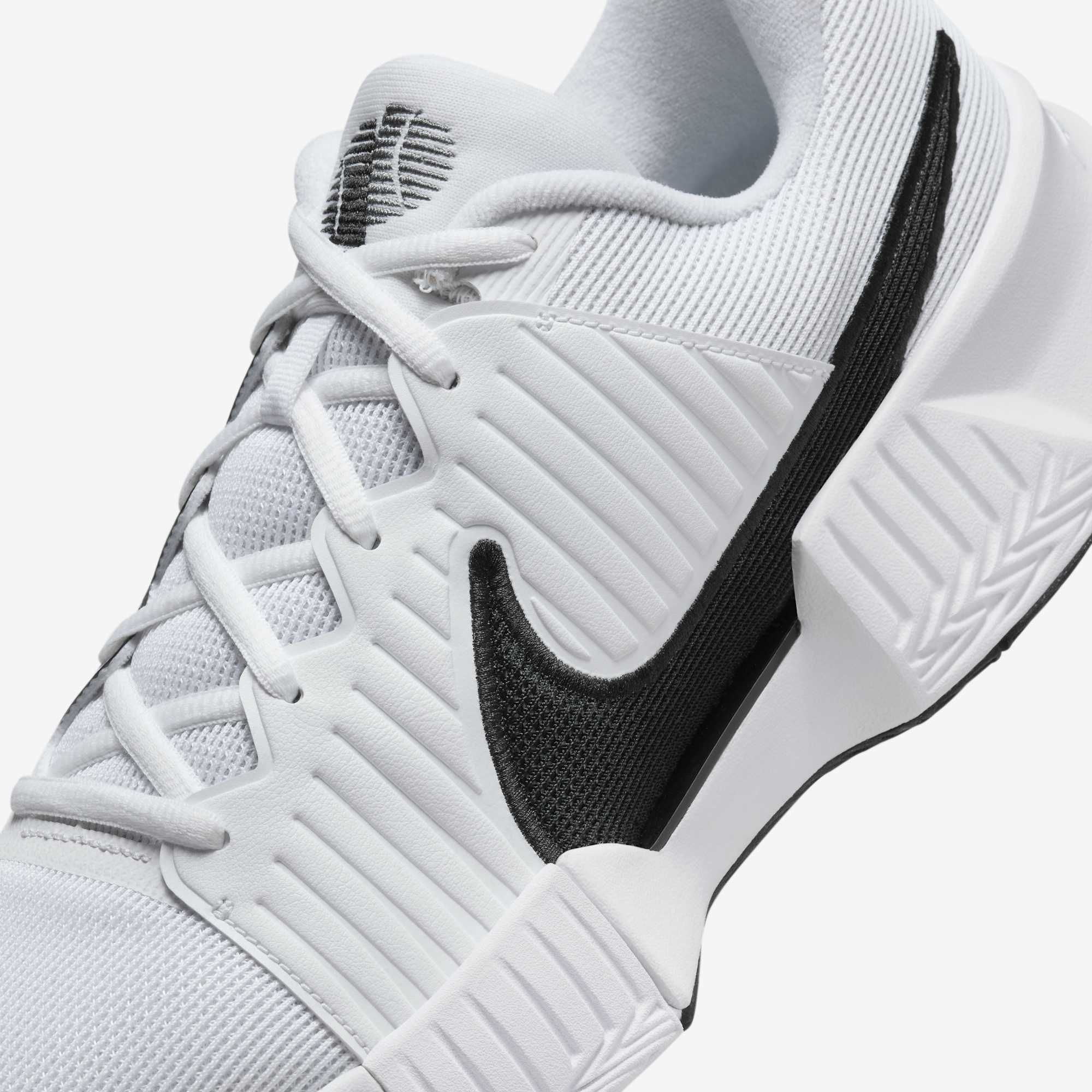 Nike GP Challenge Pro - White / Black