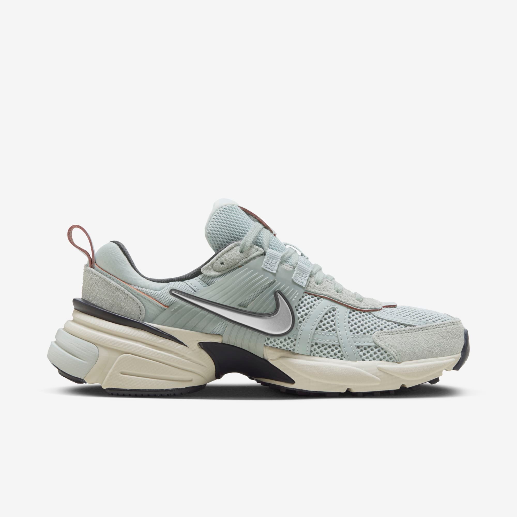 Nike V2K Run - Light Pumice