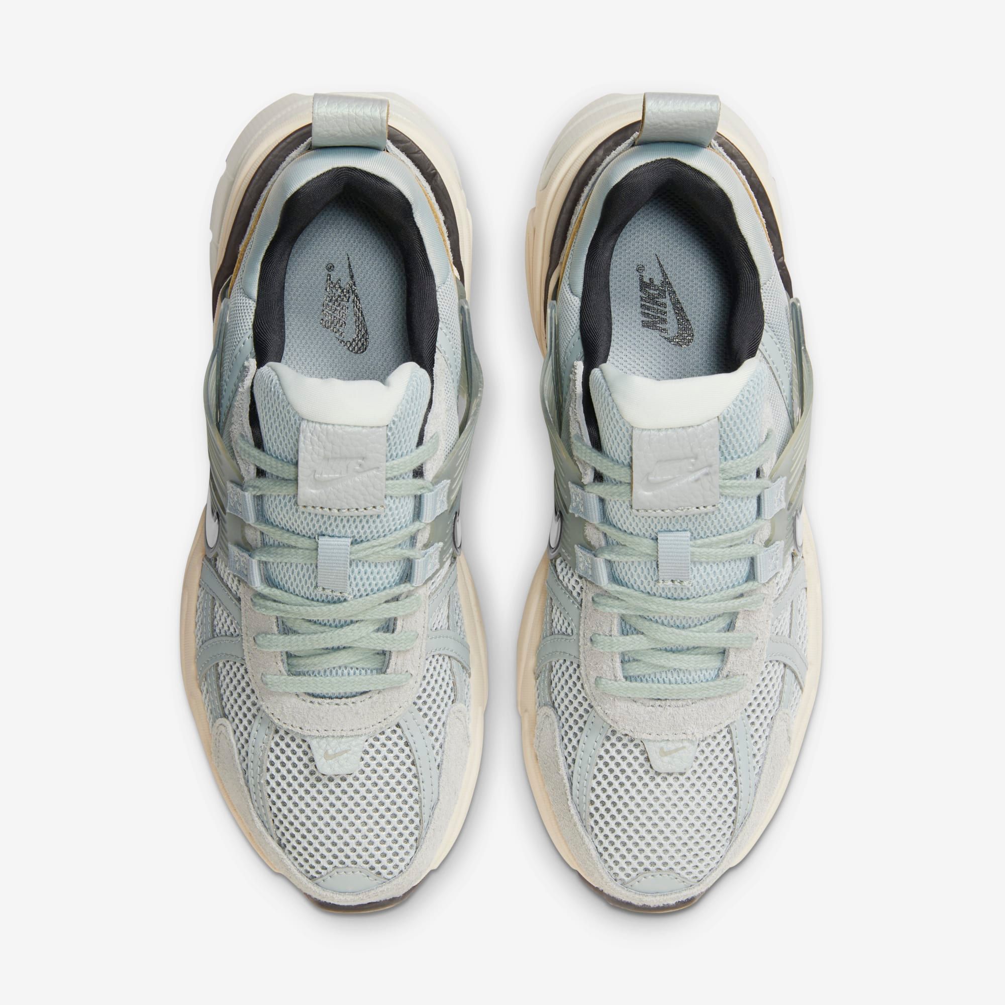 Nike V2K Run - Light Pumice