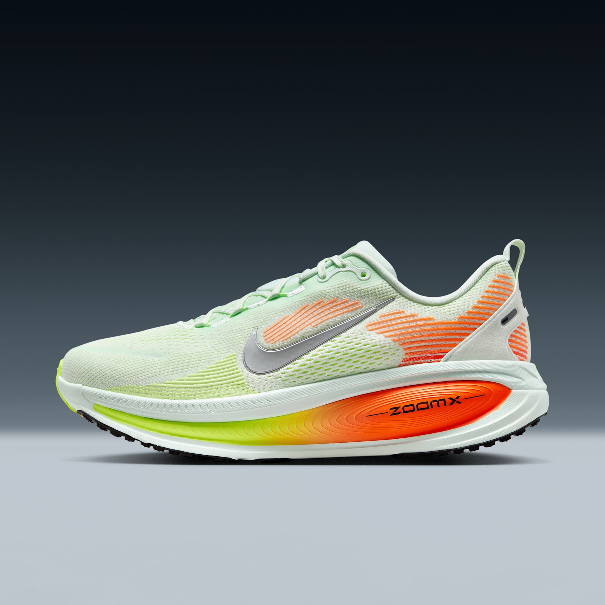 Nike Vomero 18 - Barely Green / Hyper Crimson