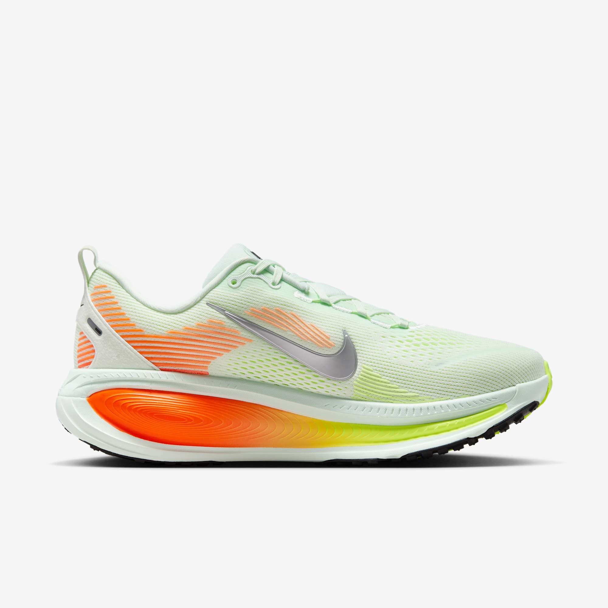 Nike Vomero 18 - Barely Green / Hyper Crimson