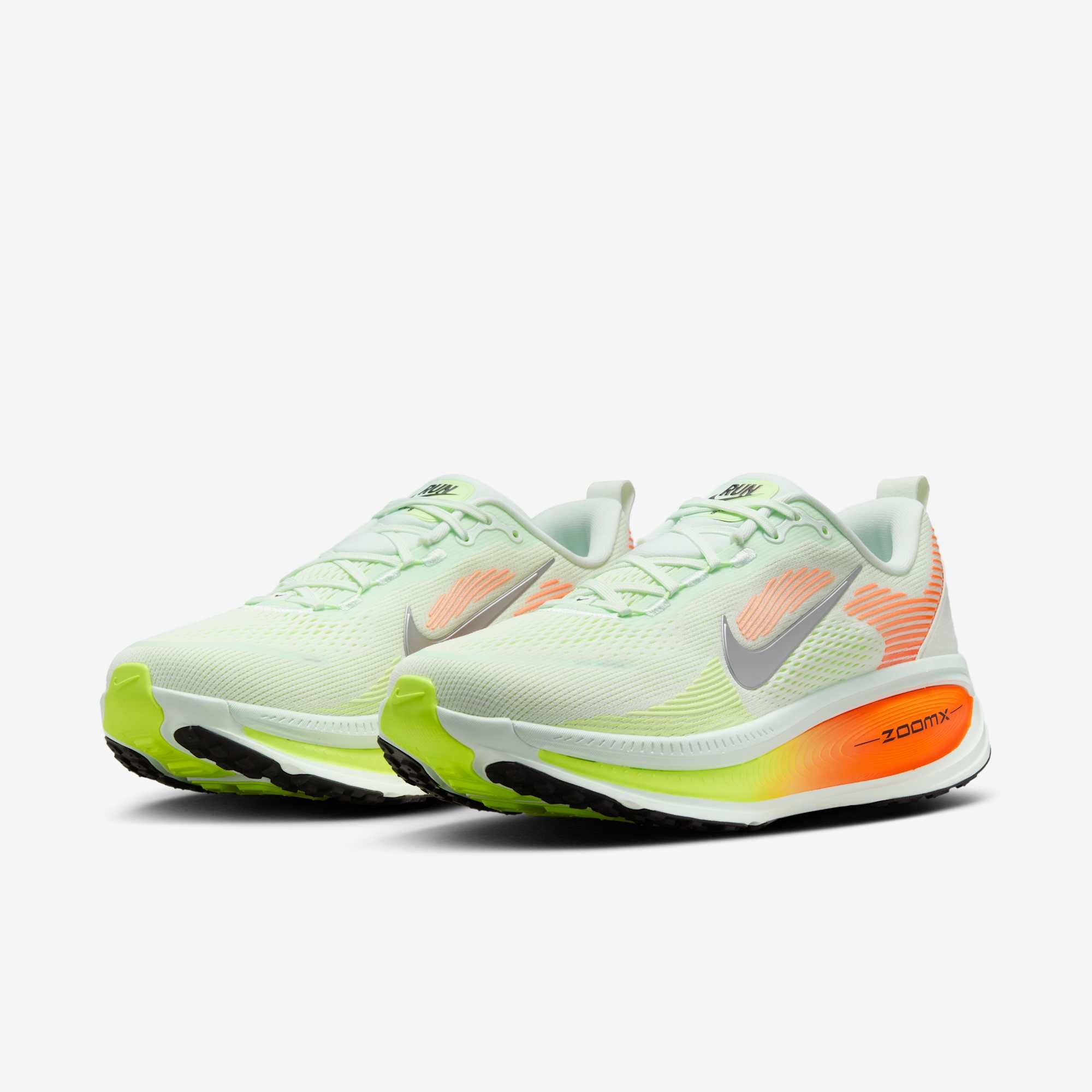 Nike Vomero 18 - Barely Green / Hyper Crimson