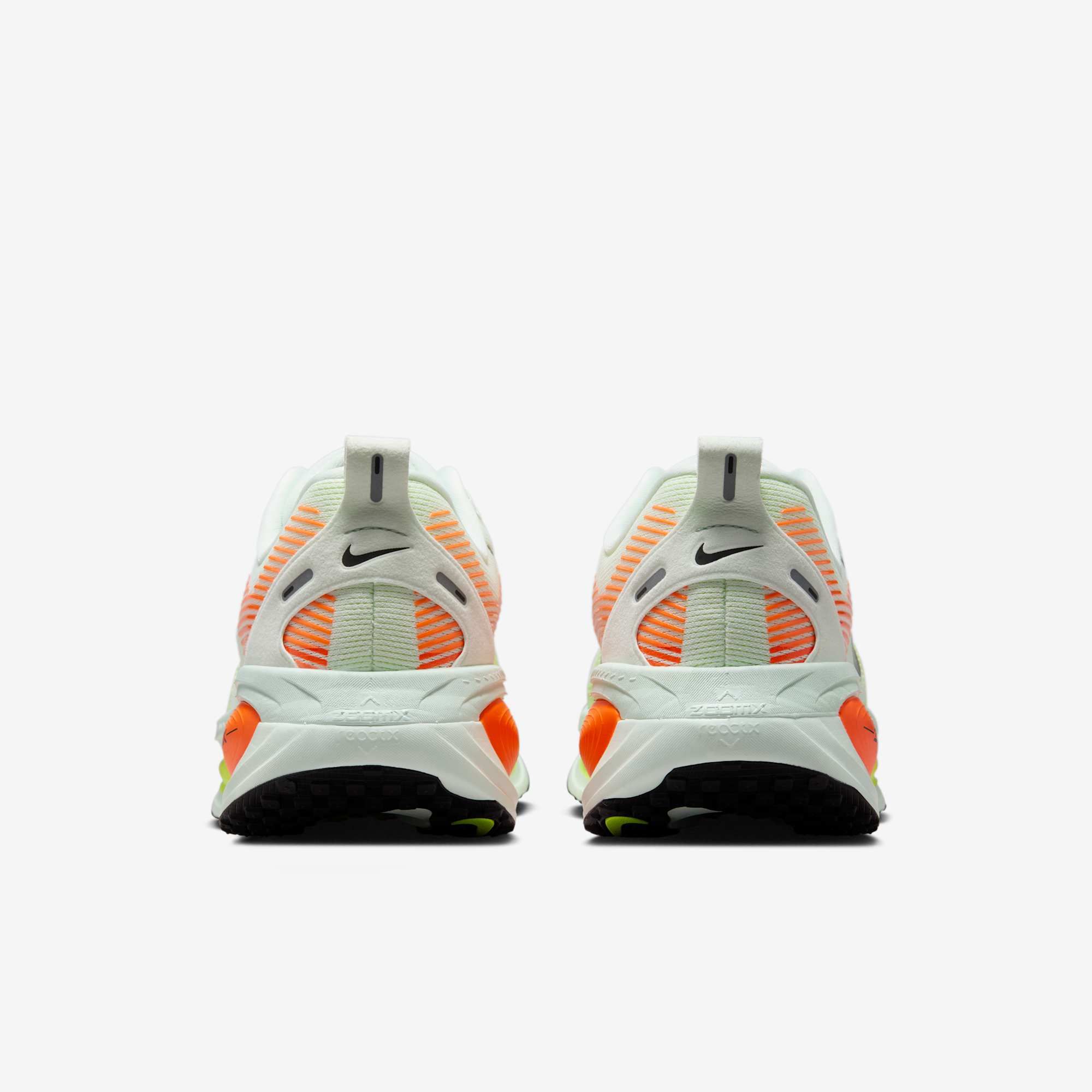 Nike Vomero 18 - Barely Green / Hyper Crimson