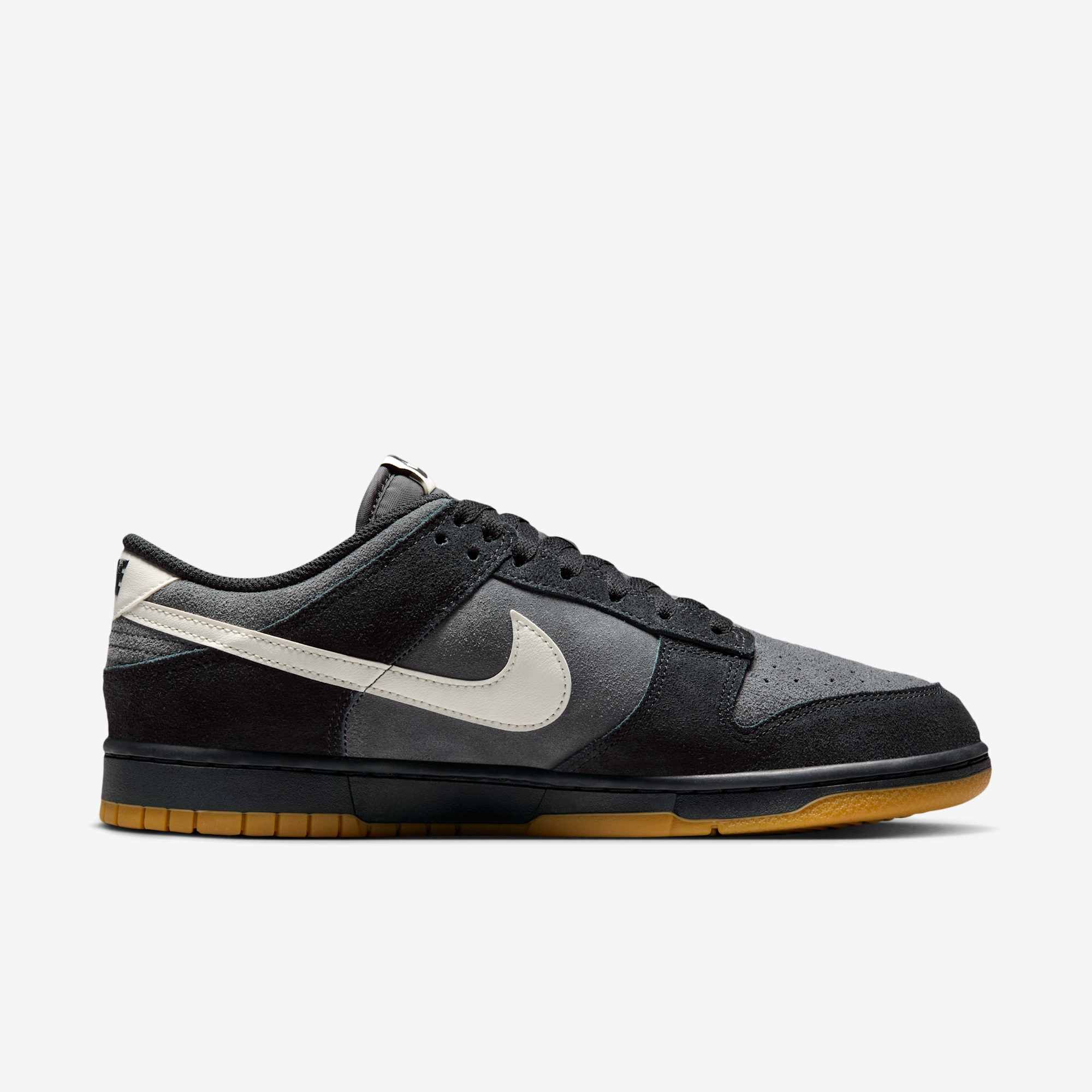 Nike Dunk Low - Black / Gum