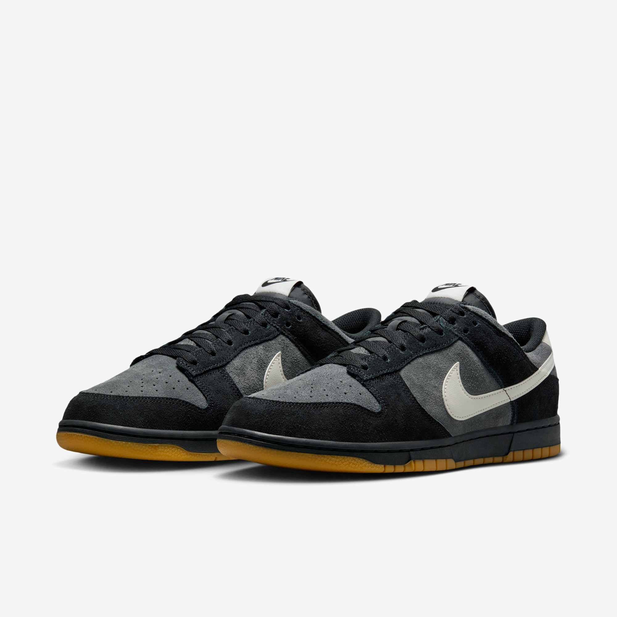 Nike Dunk Low - Black / Gum