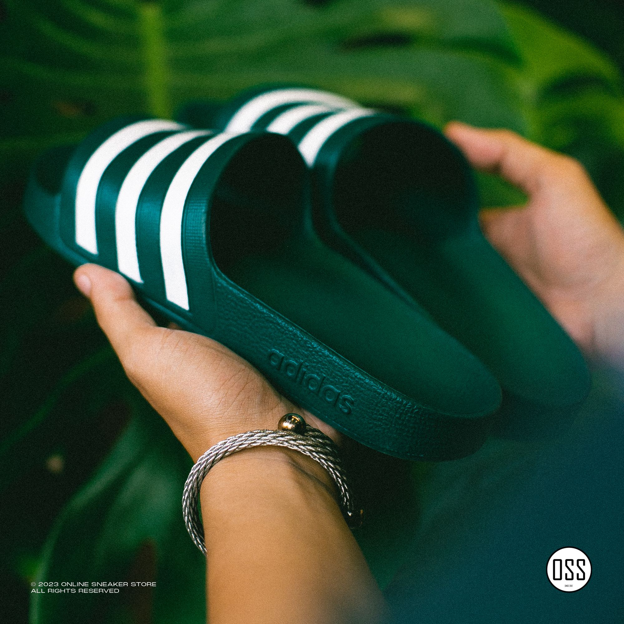 adidas Adilette Aqua - Legend Ivy