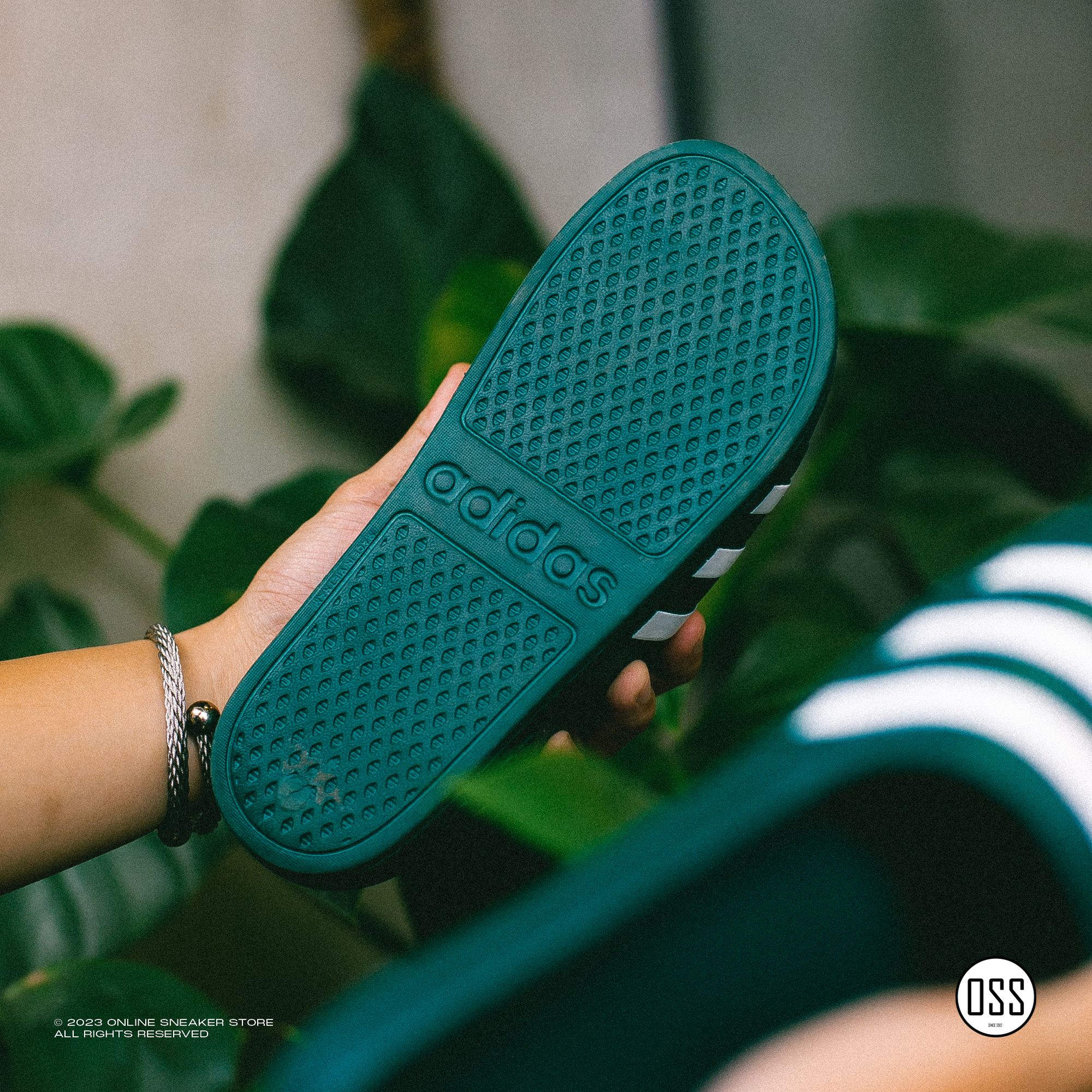 adidas Adilette Aqua - Legend Ivy