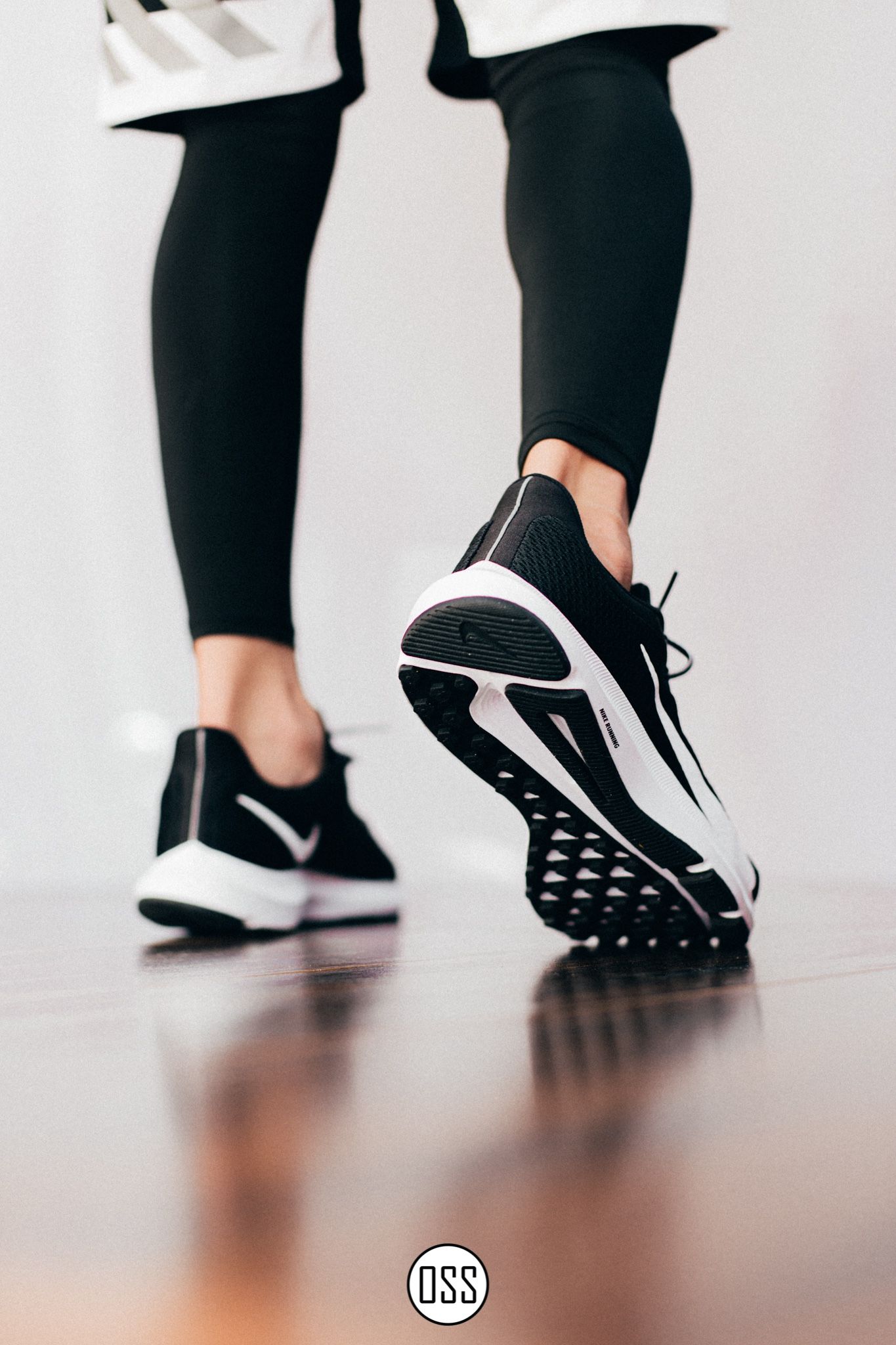 Nike Quest 2 - Black/White