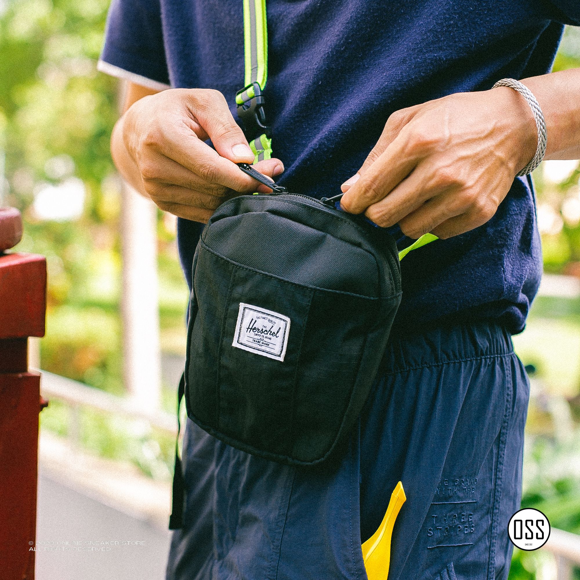  Herschel Cruz Crossbody Bag - Black Enzyme Ripstop/Black/Safety Yellow 