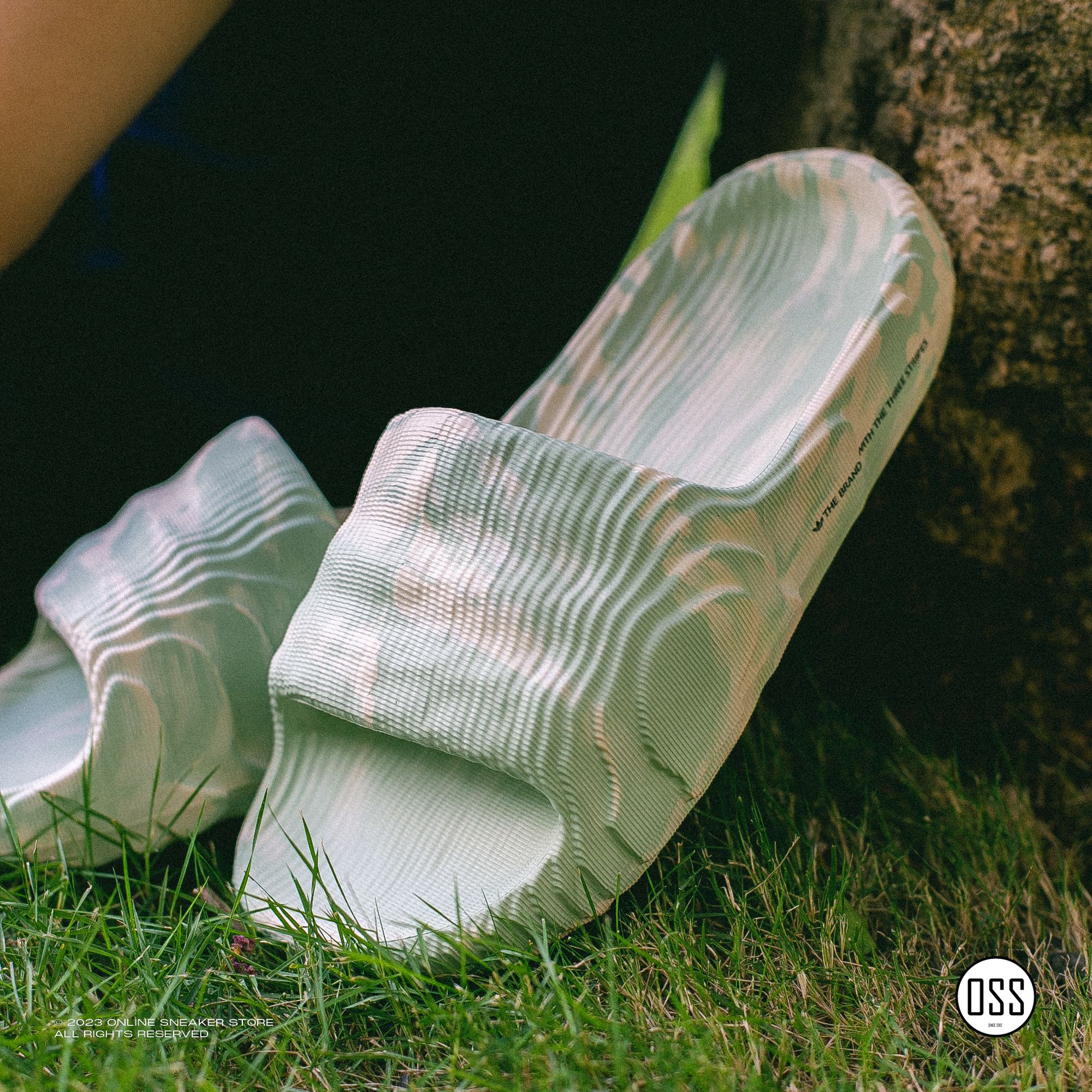  adidas Adilette 22 Slides - Cream White / Linen Green 