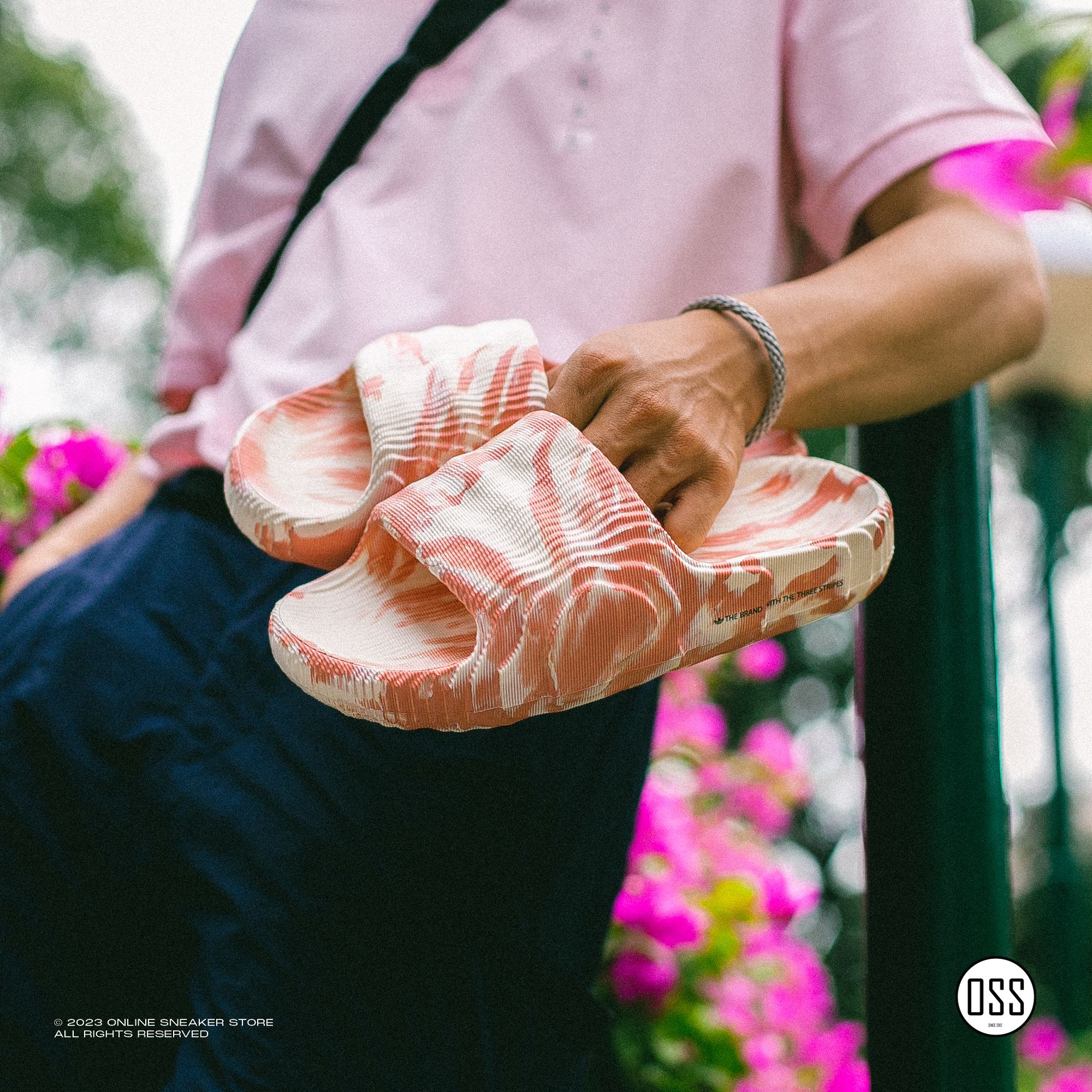  adidas Adilette 22 Slides - Wonder White / Wonder Clay 