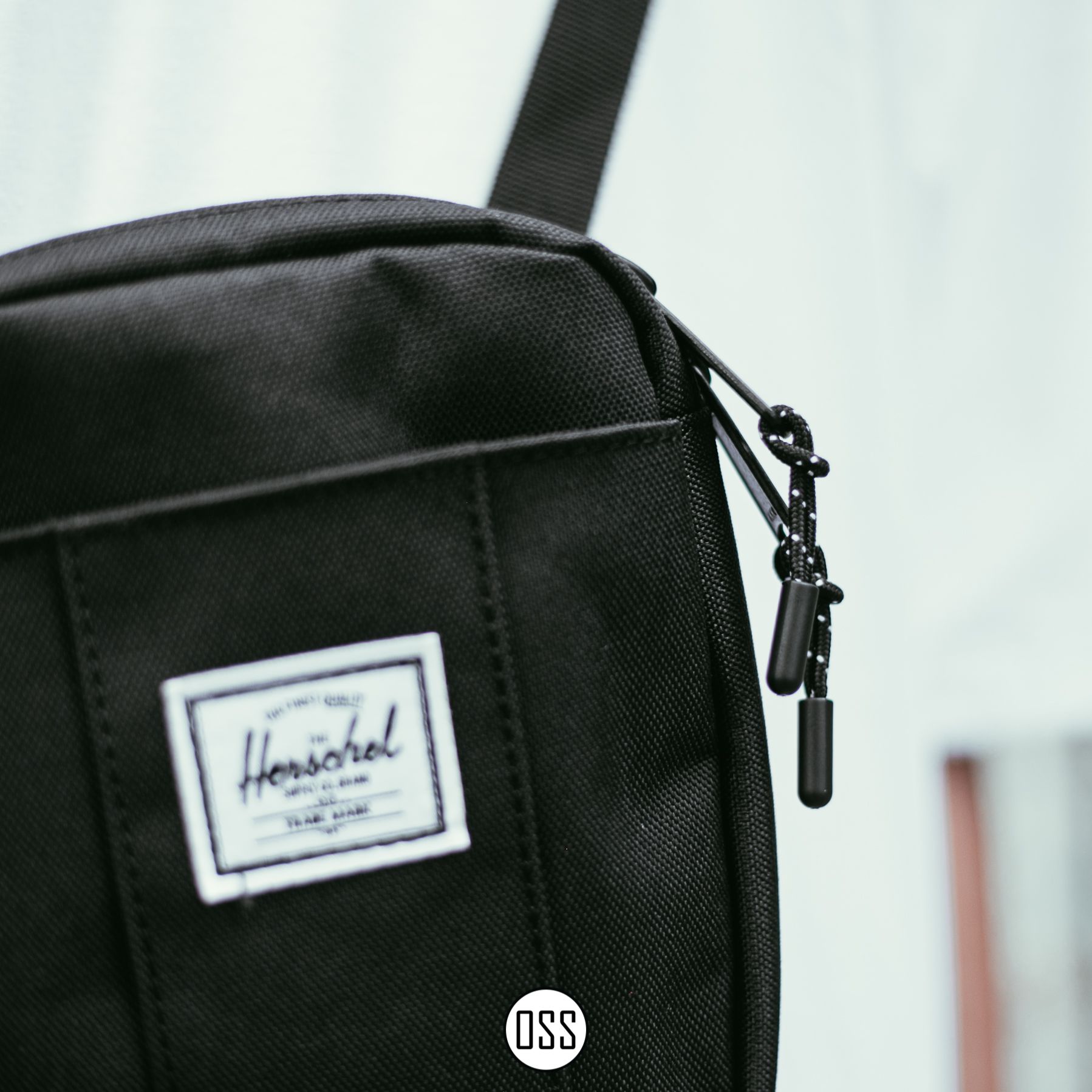  Herschel Cruz Crossbody Bag - Black 