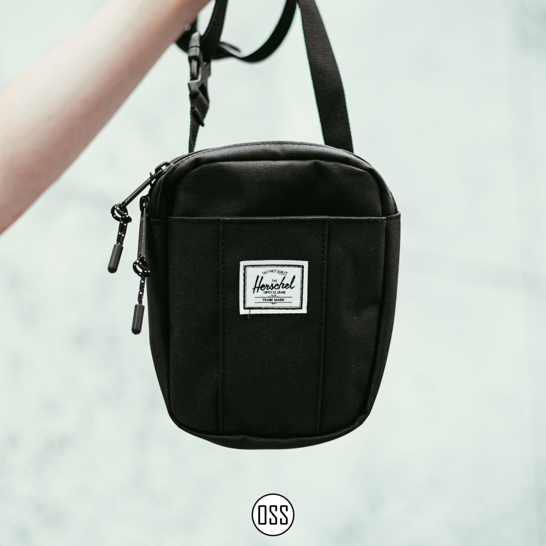  Herschel Cruz Crossbody Bag - Black 