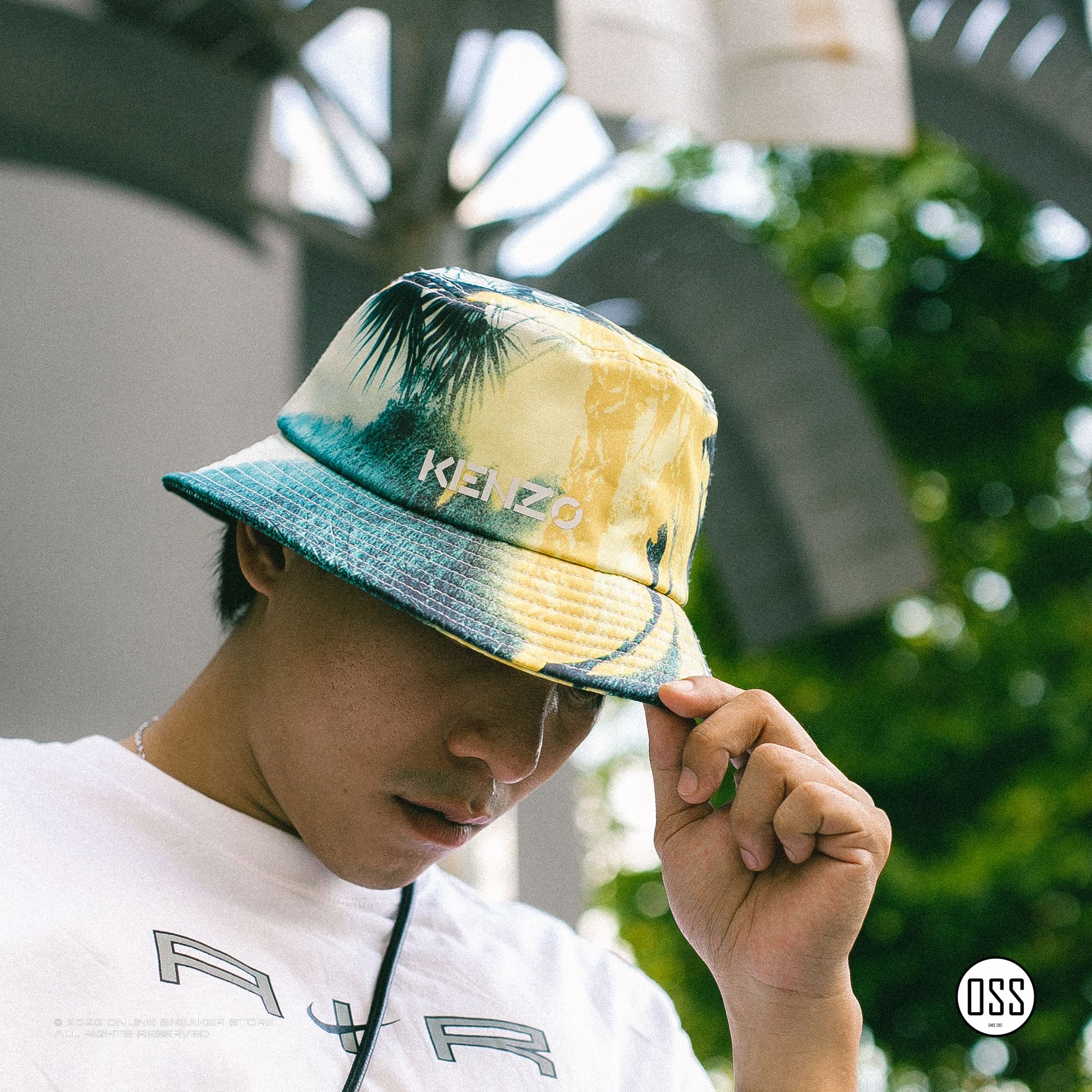  KENZO Hawaiian Graffiti Bucket Hat - Vanilla 