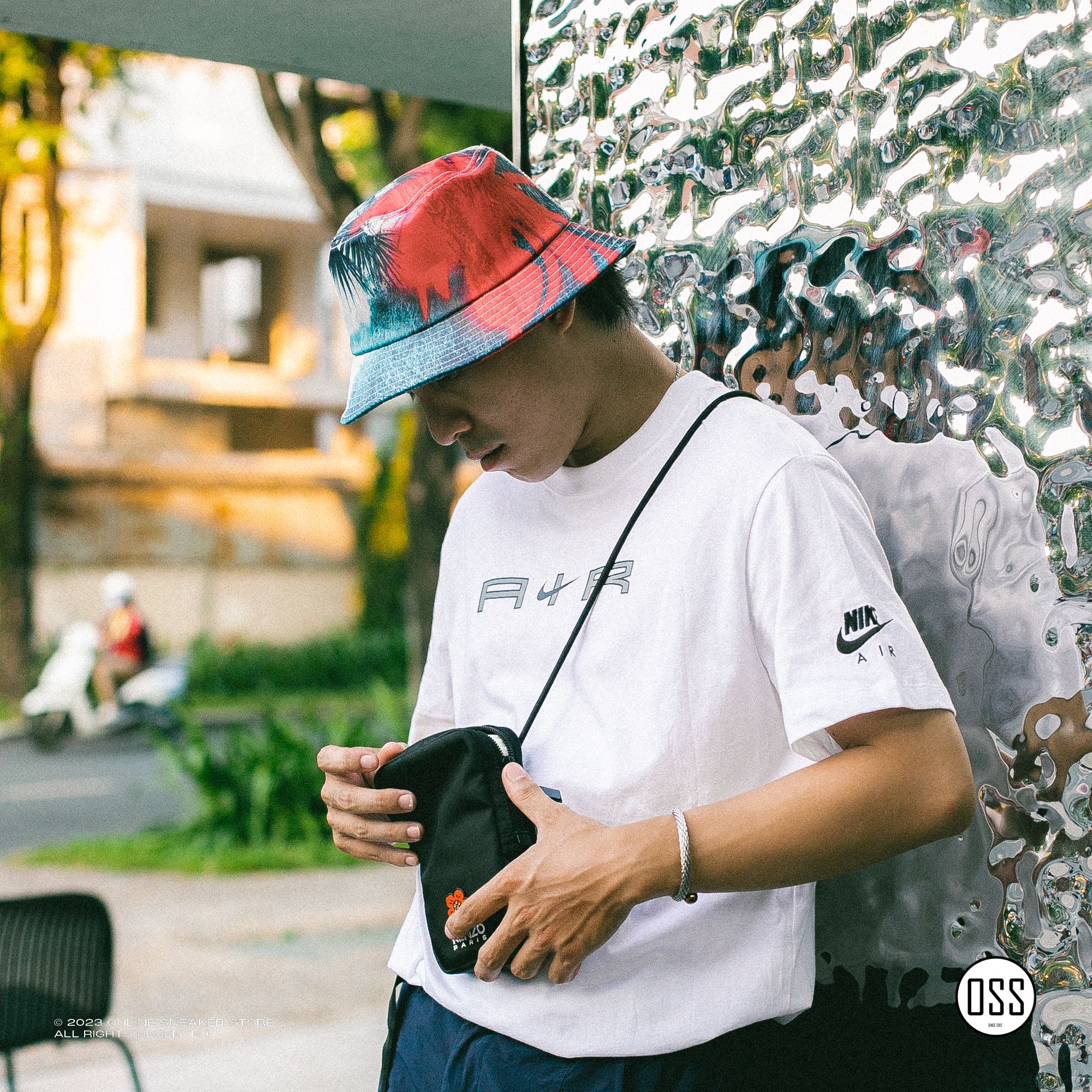  KENZO Hawaiian Graffiti Bucket Hat - Cherry 